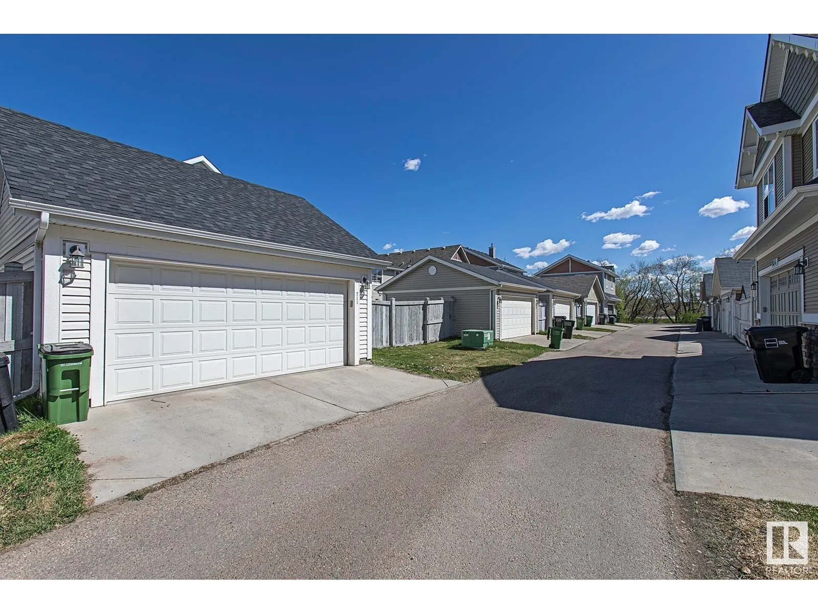 711 DECOTEAU WY NW