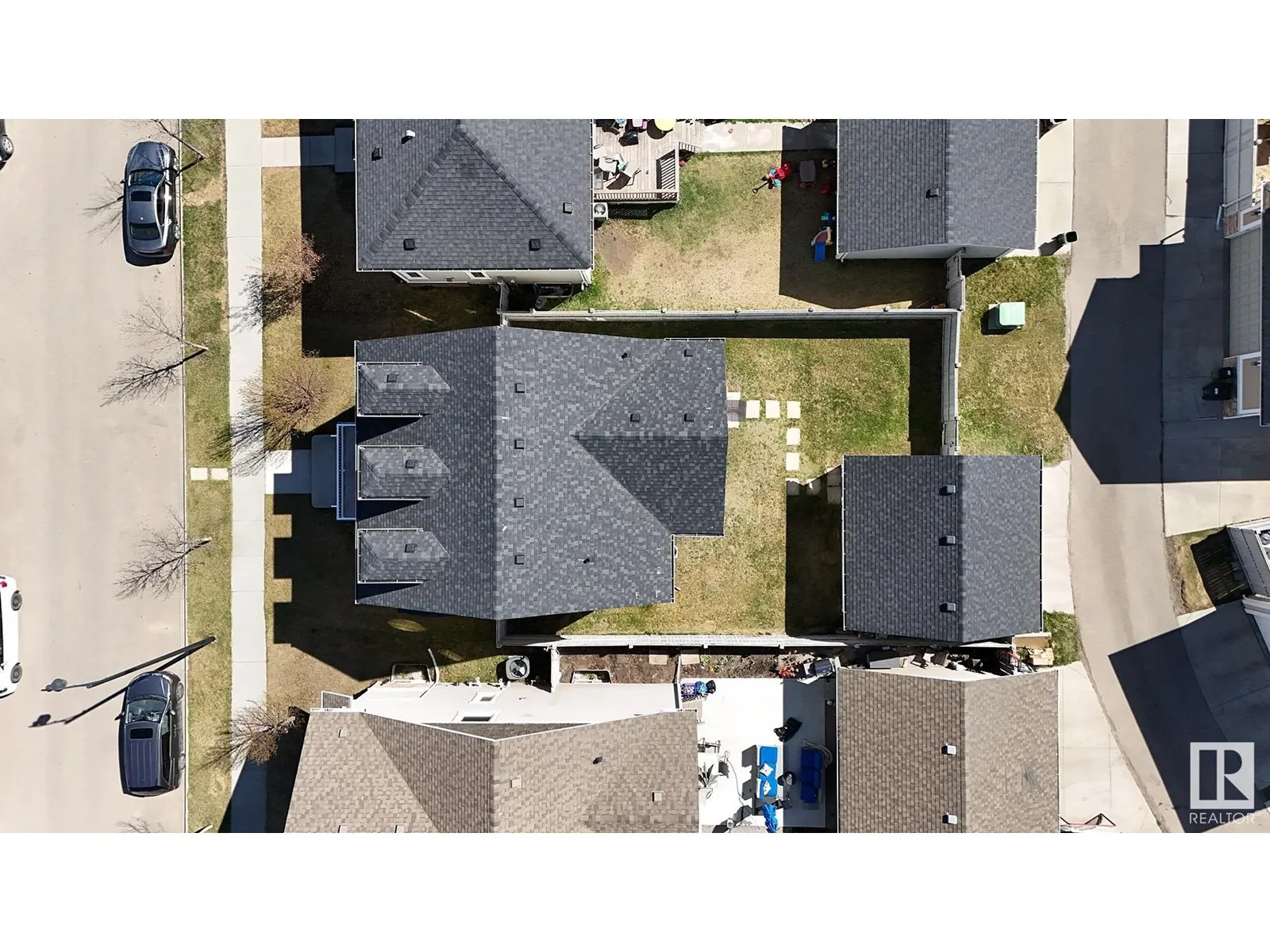 711 DECOTEAU WY NW