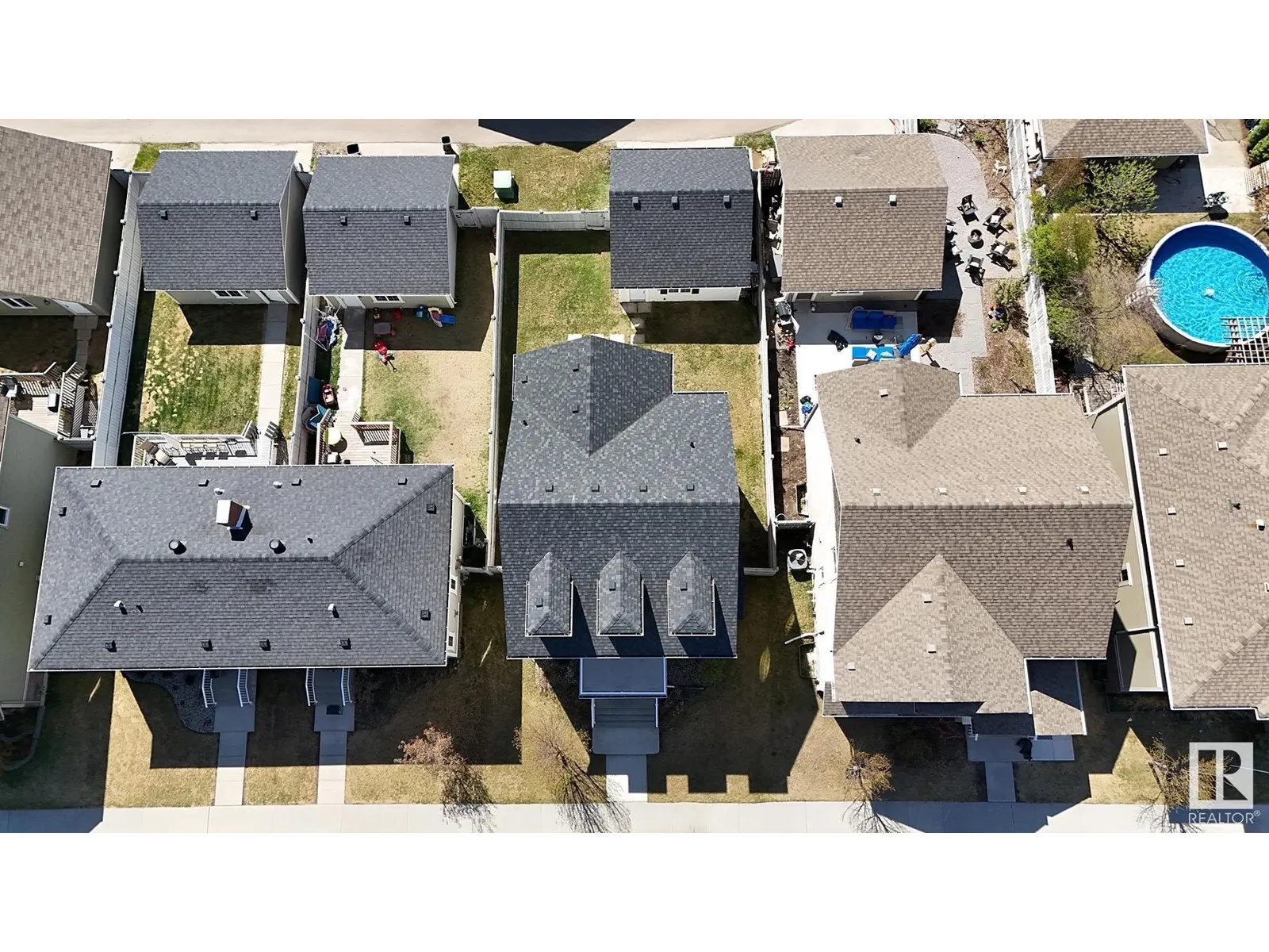 711 DECOTEAU WY NW
