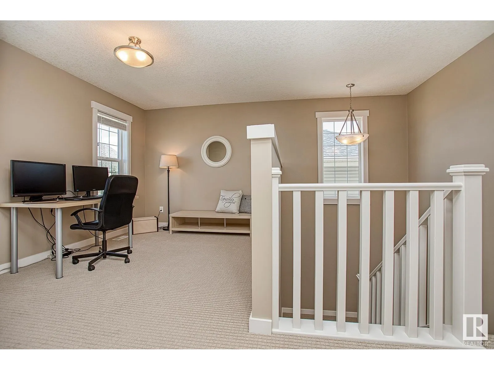 711 DECOTEAU WY NW