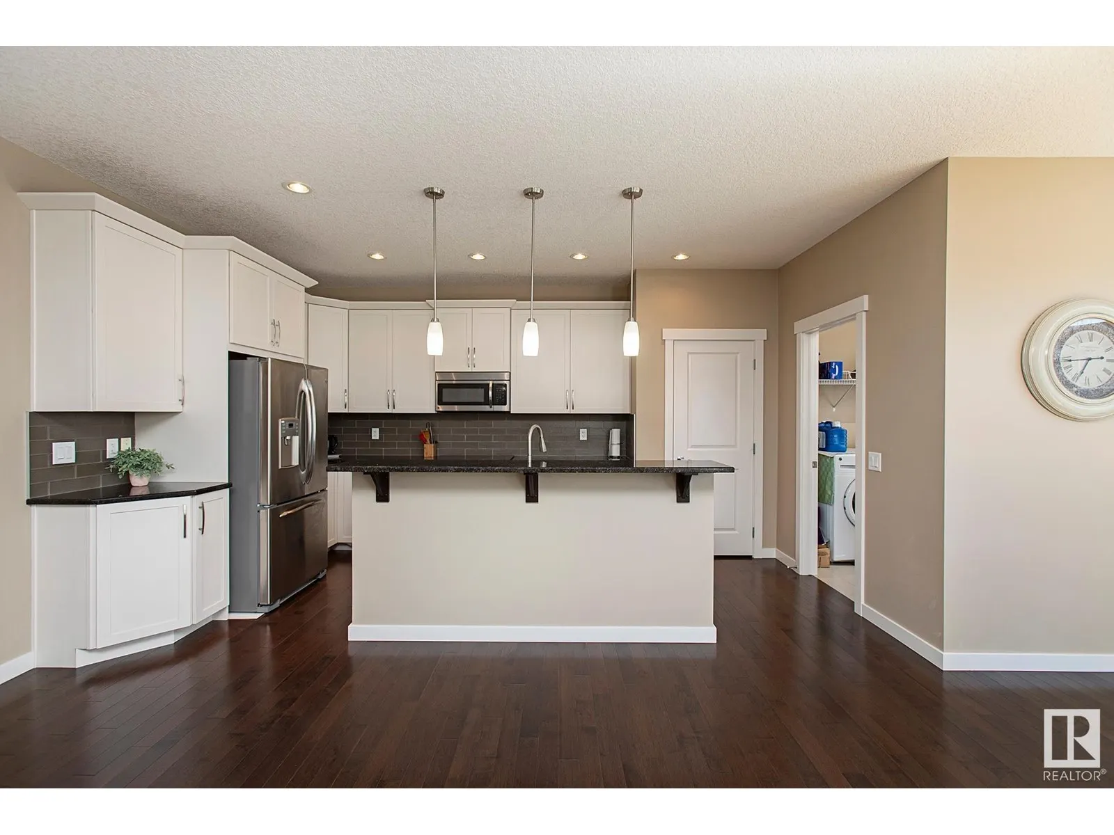 711 DECOTEAU WY NW