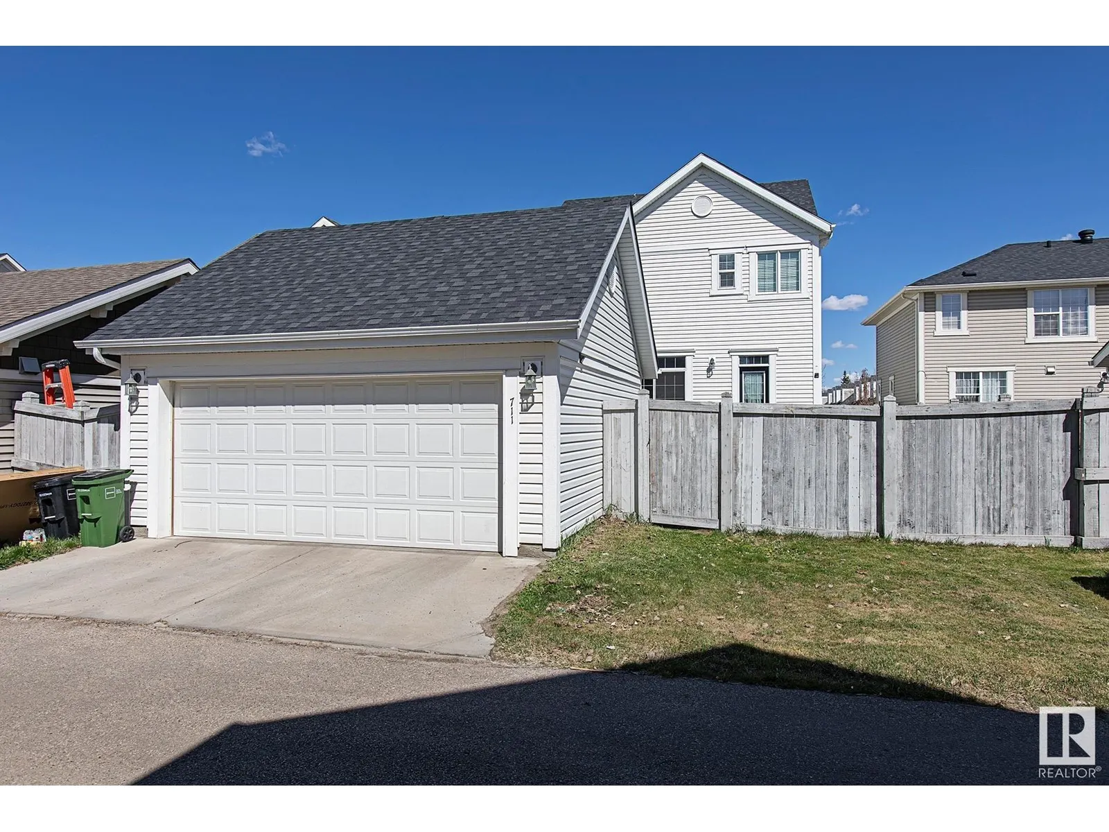 711 DECOTEAU WY NW