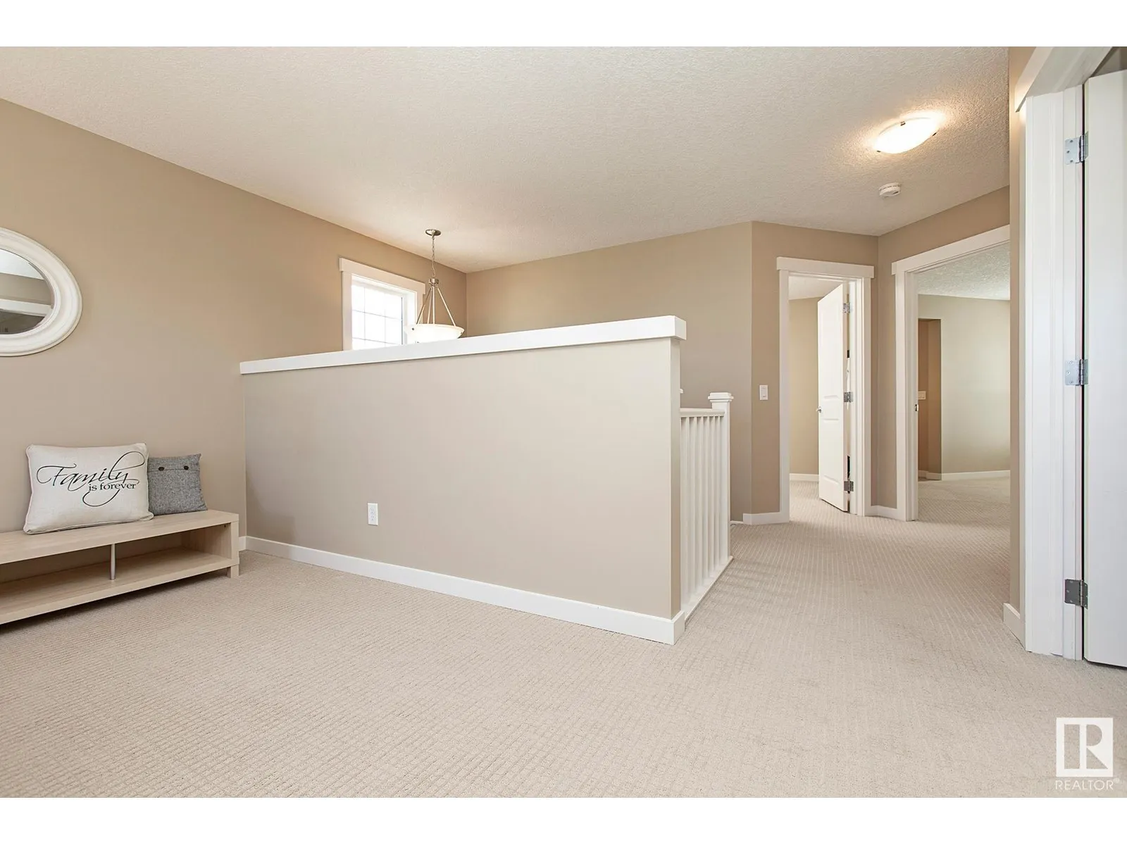 711 DECOTEAU WY NW