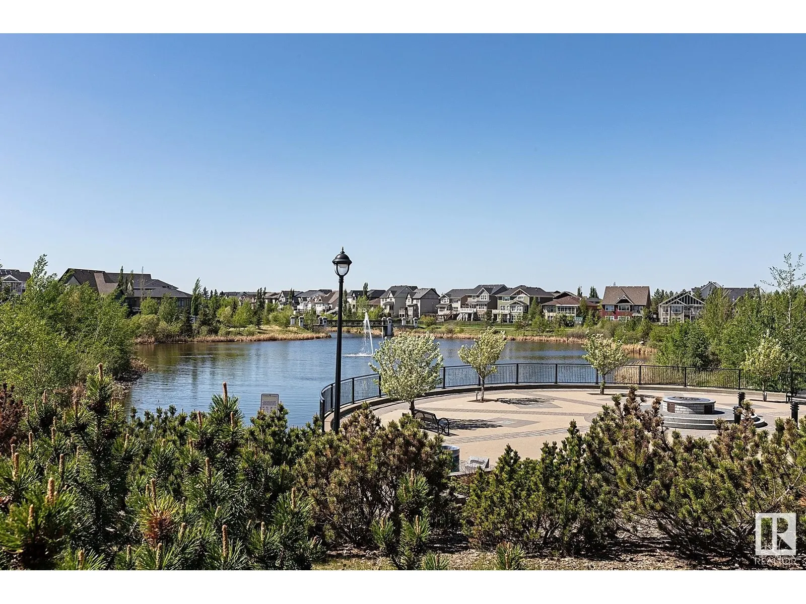 711 DECOTEAU WY NW
