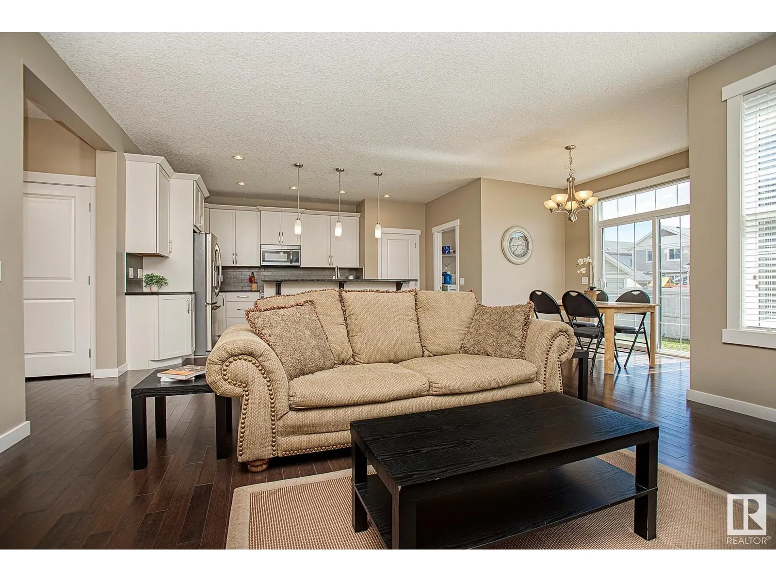 711 DECOTEAU WY NW