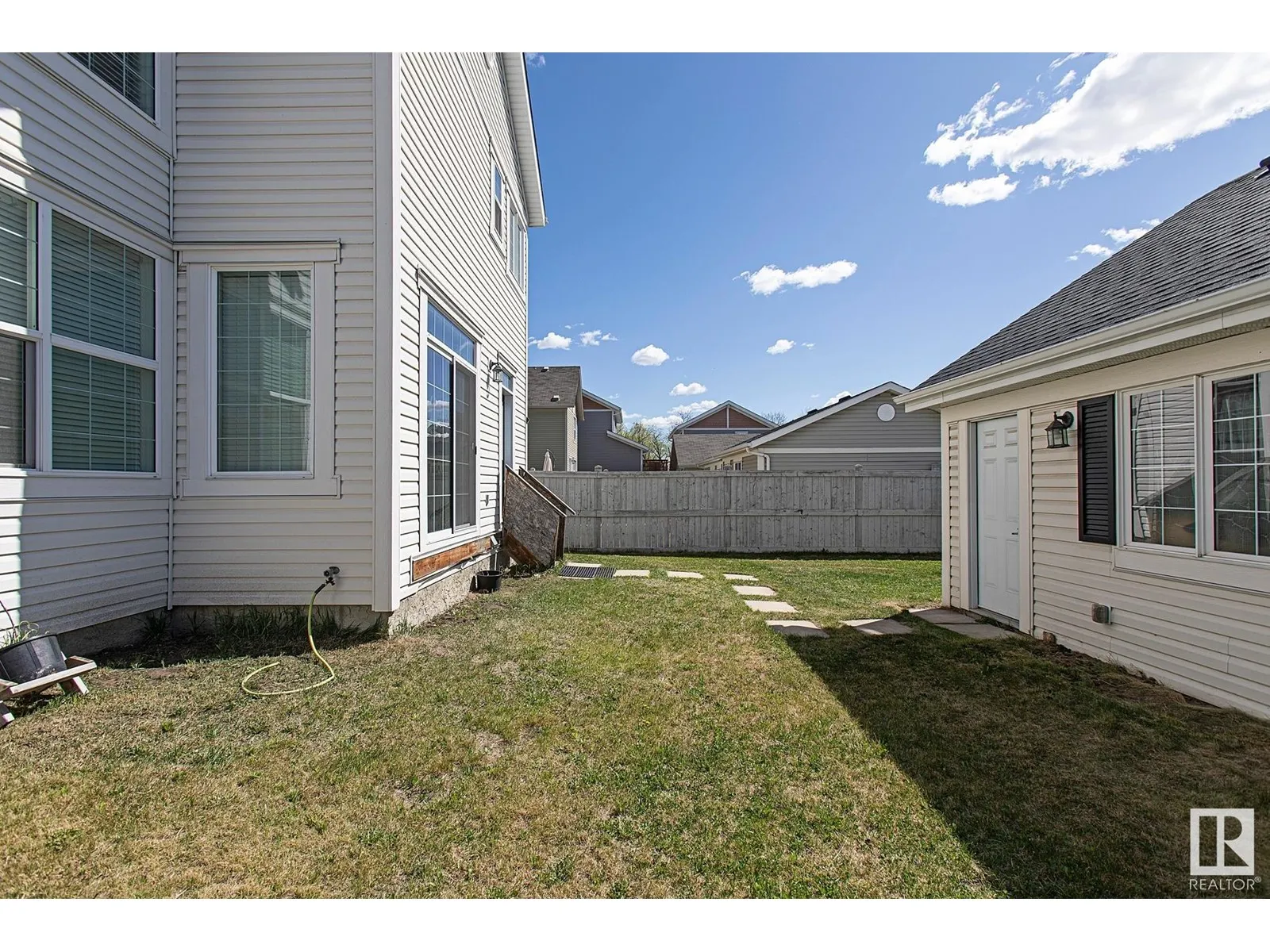 711 DECOTEAU WY NW