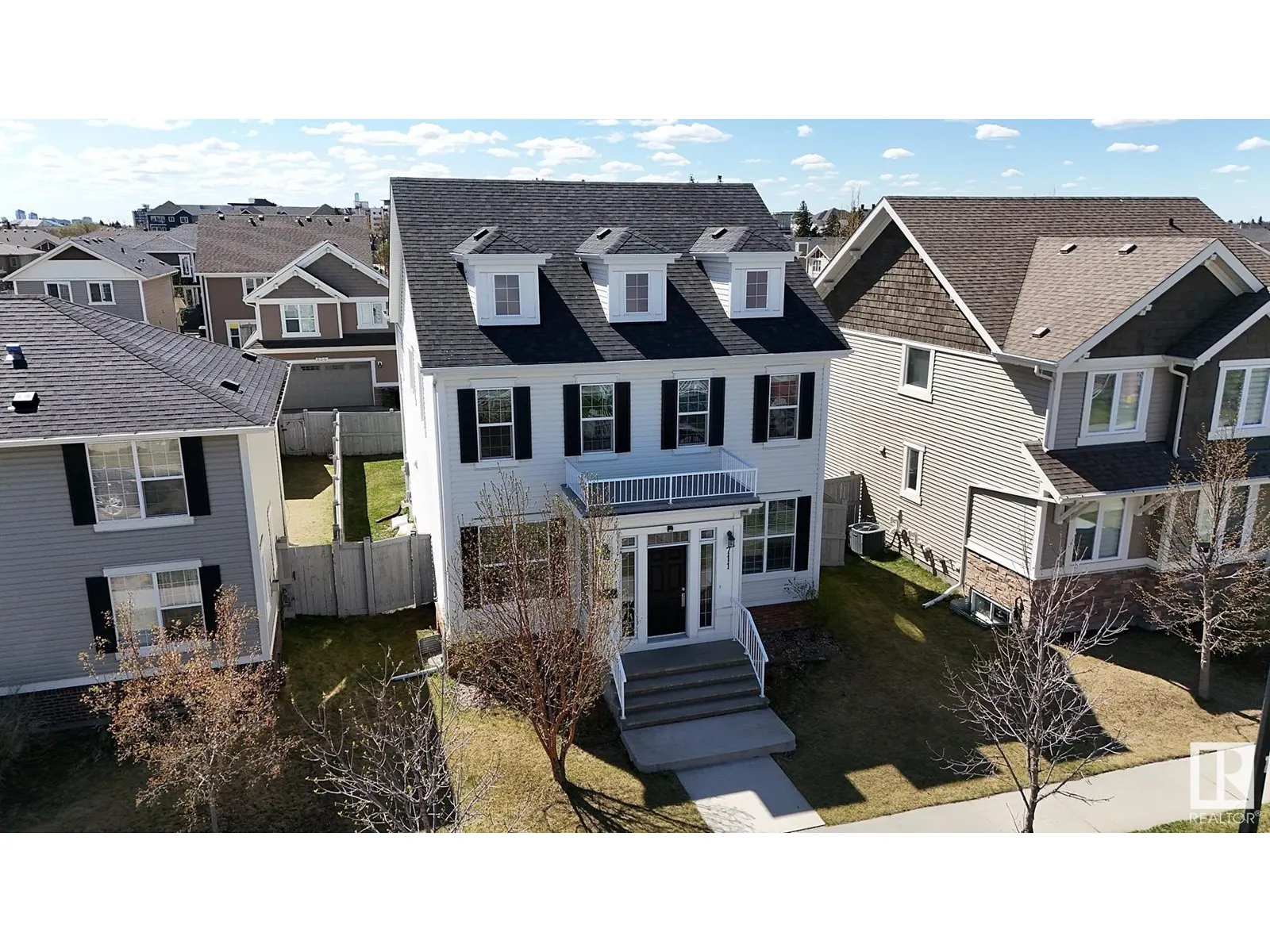 711 DECOTEAU WY NW