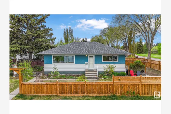 8404 64 AV NW