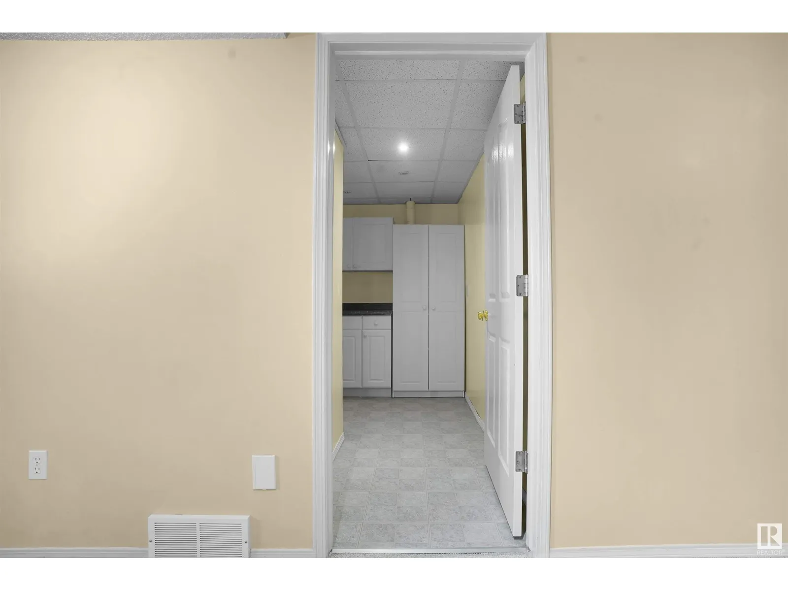 9761 176 ST NW