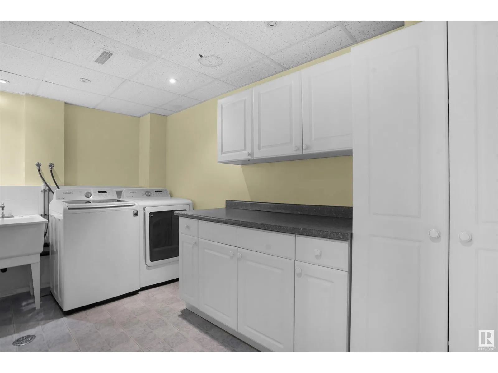 9761 176 ST NW