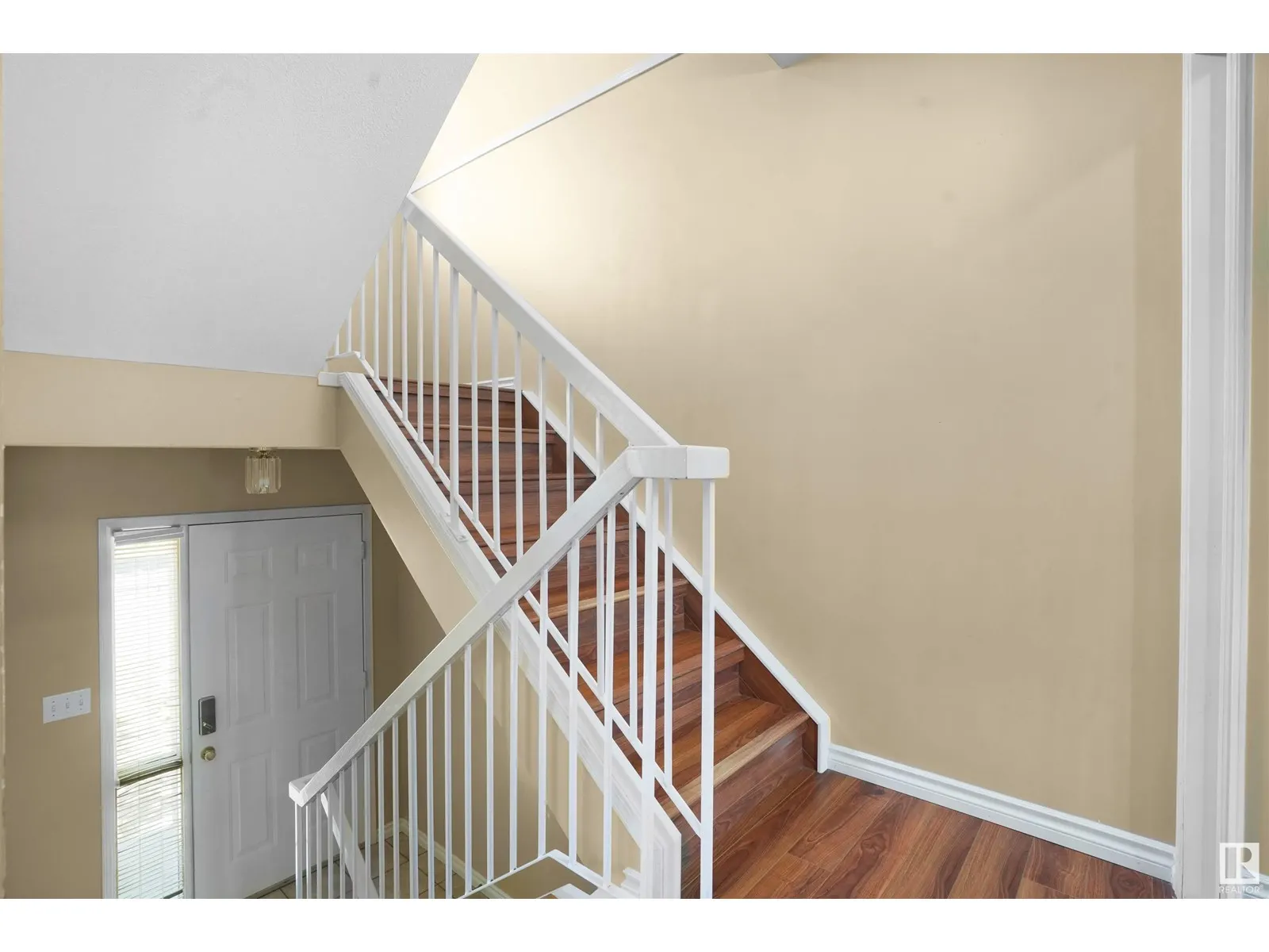 9761 176 ST NW