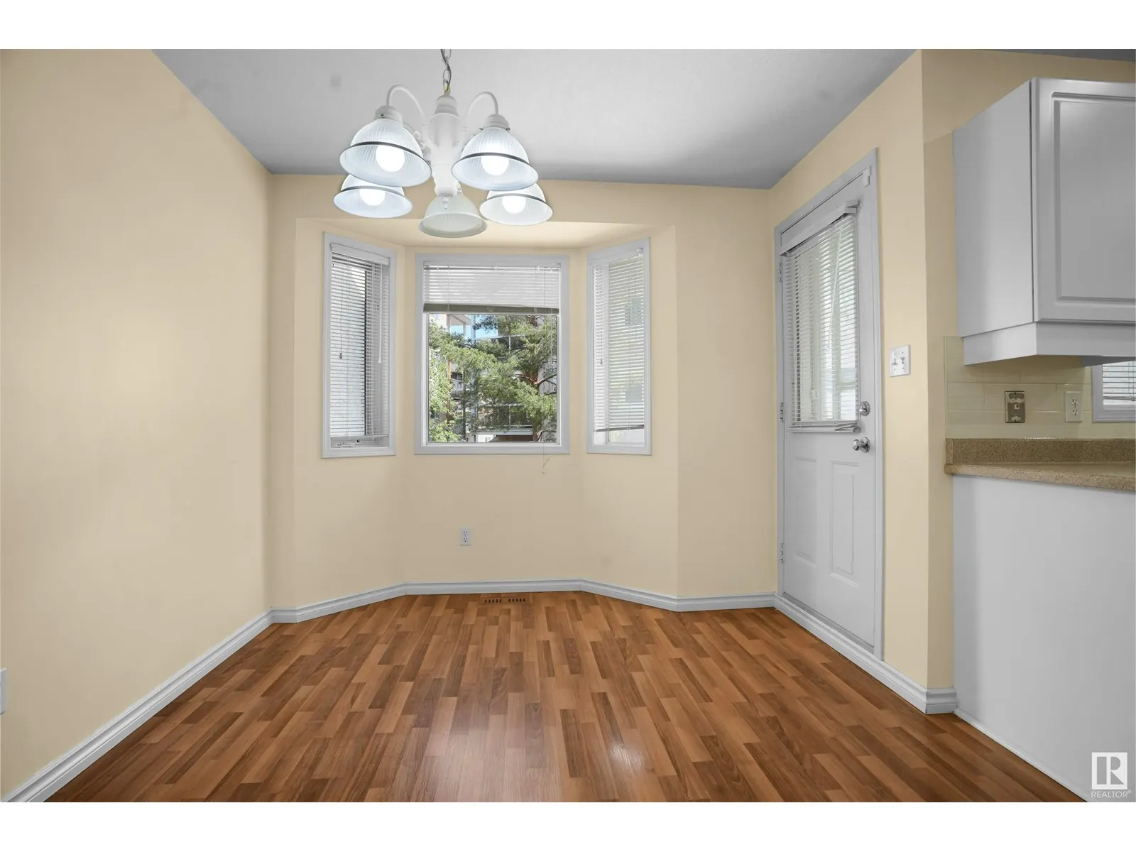 9761 176 ST NW