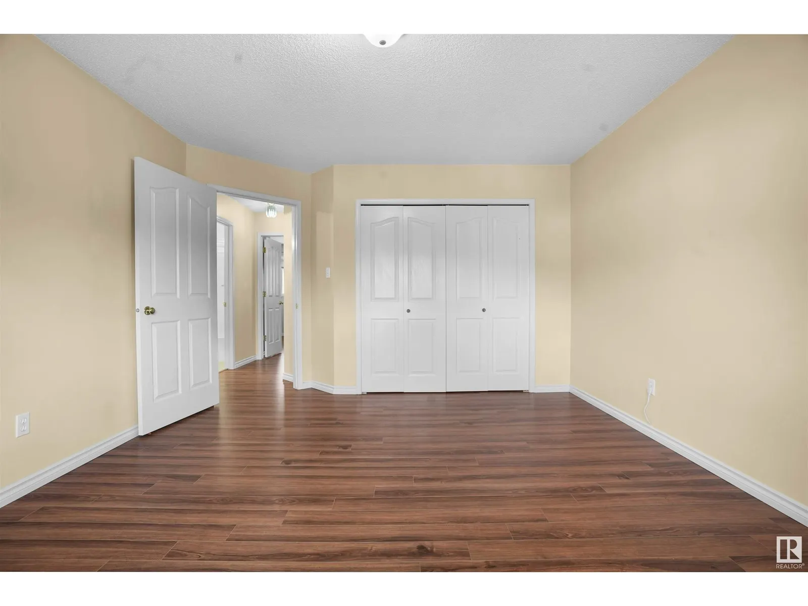 9761 176 ST NW