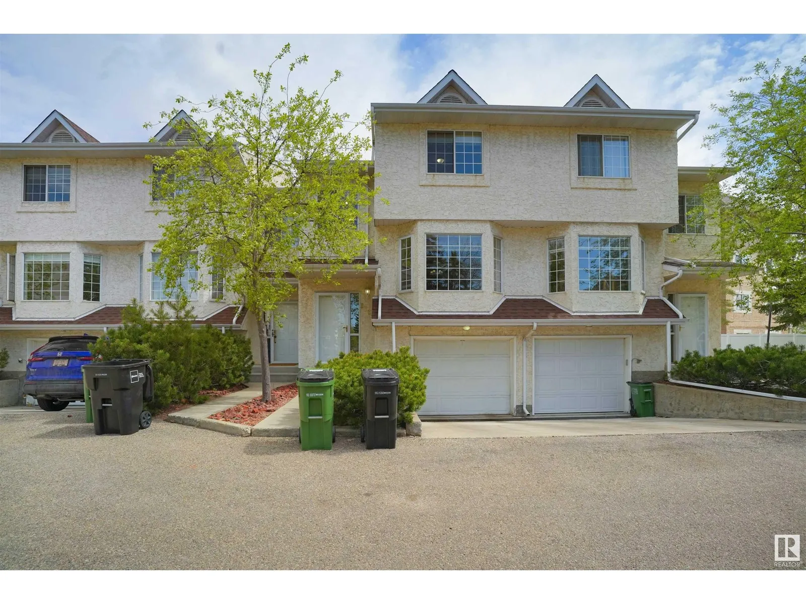 9761 176 ST NW