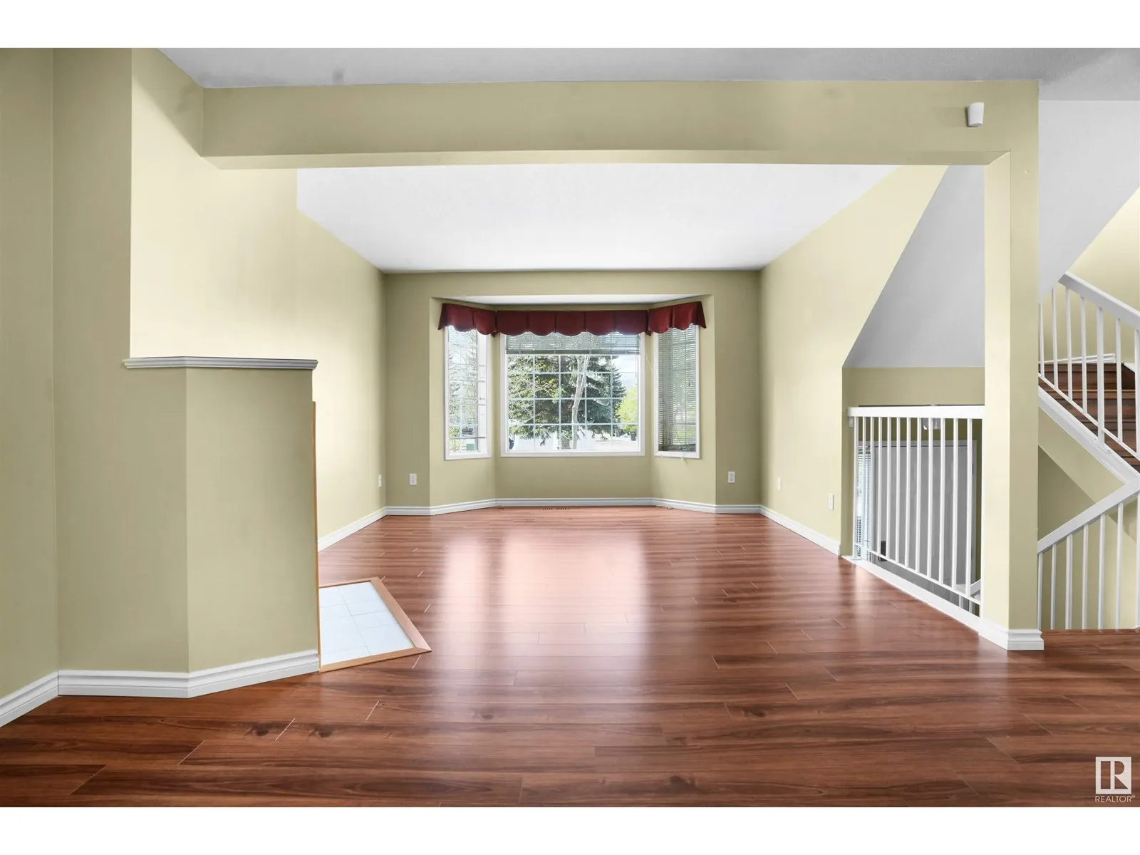9761 176 ST NW