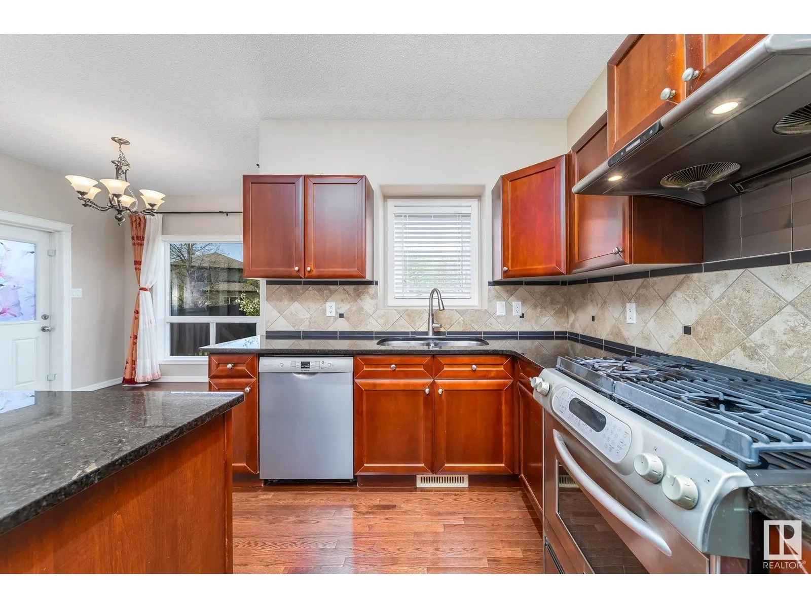 1157 TORY RD NW