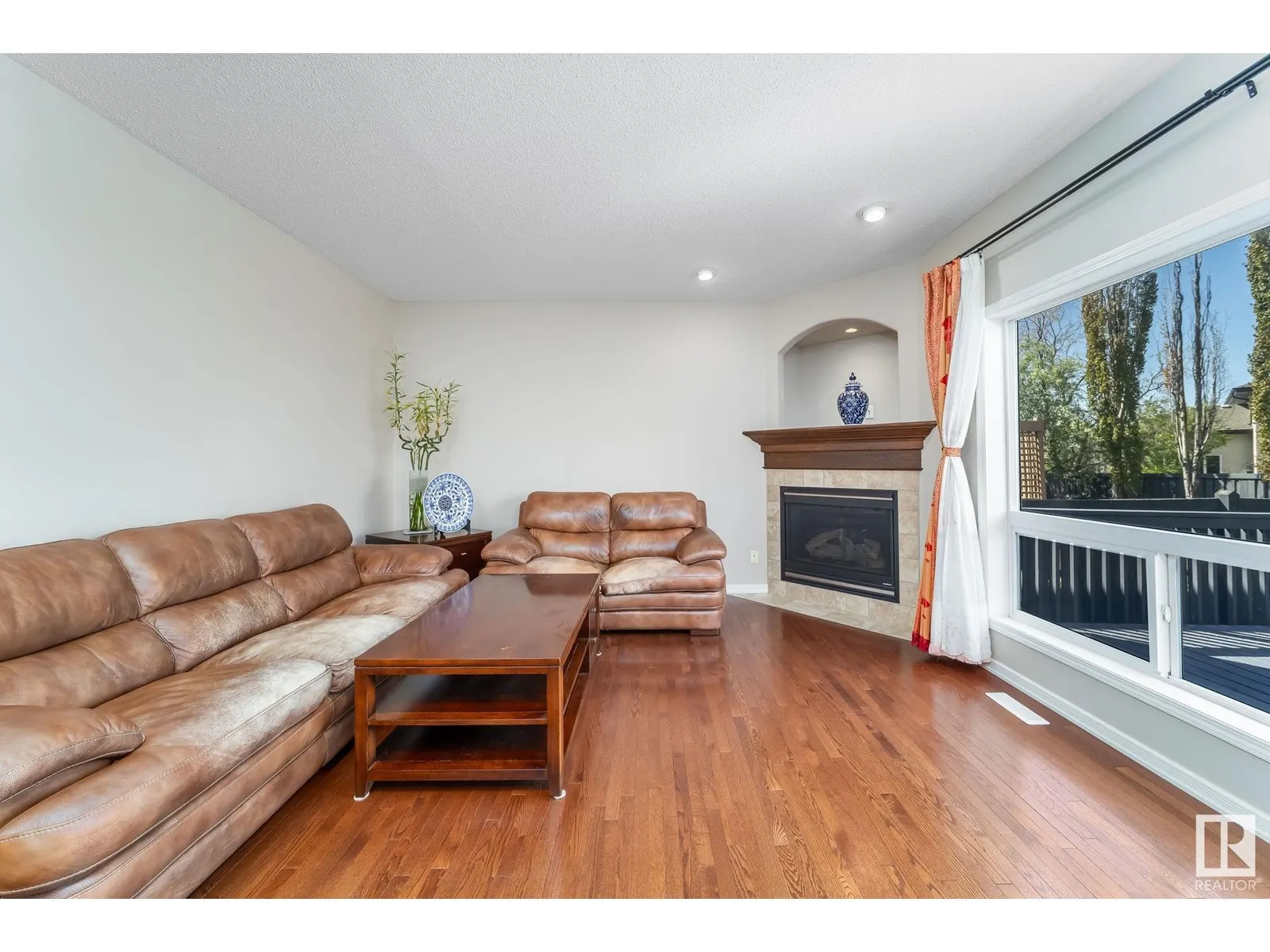 1157 TORY RD NW