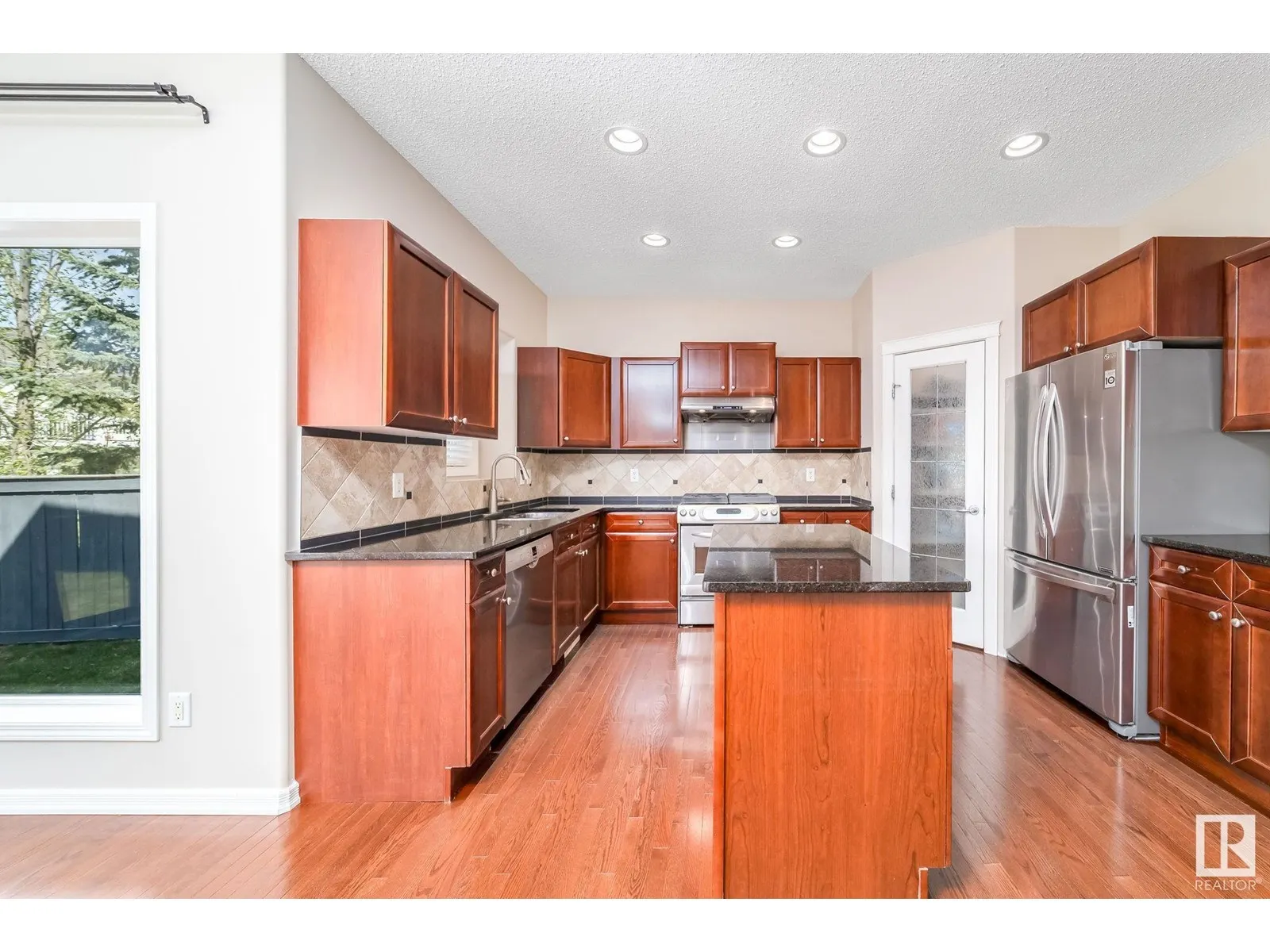 1157 TORY RD NW