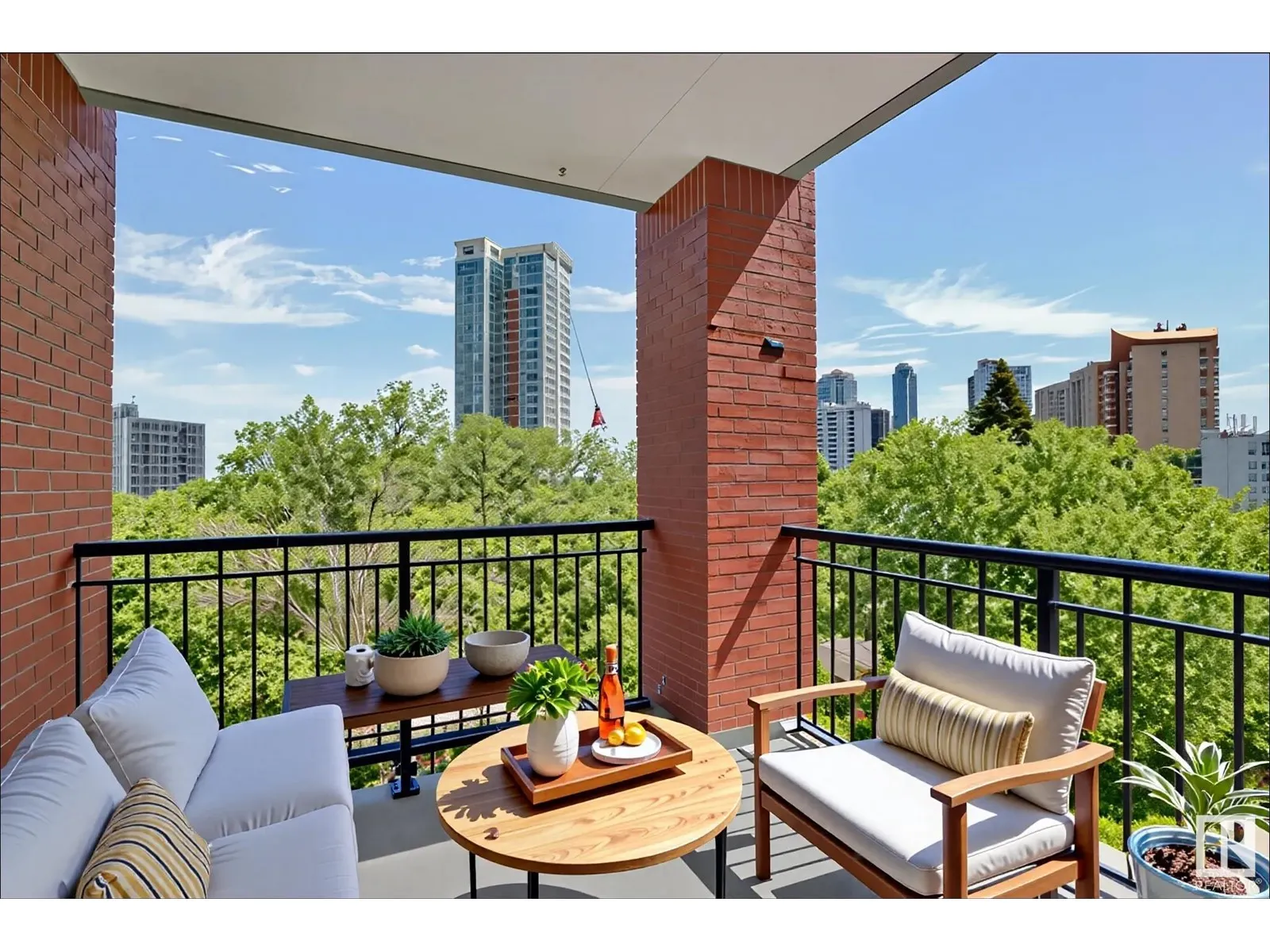 #508 10108 125 ST NW
