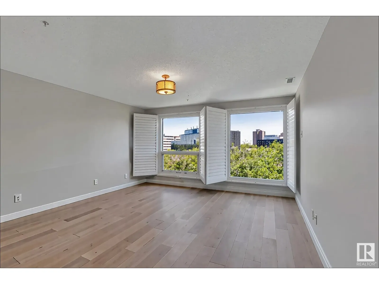 #508 10108 125 ST NW