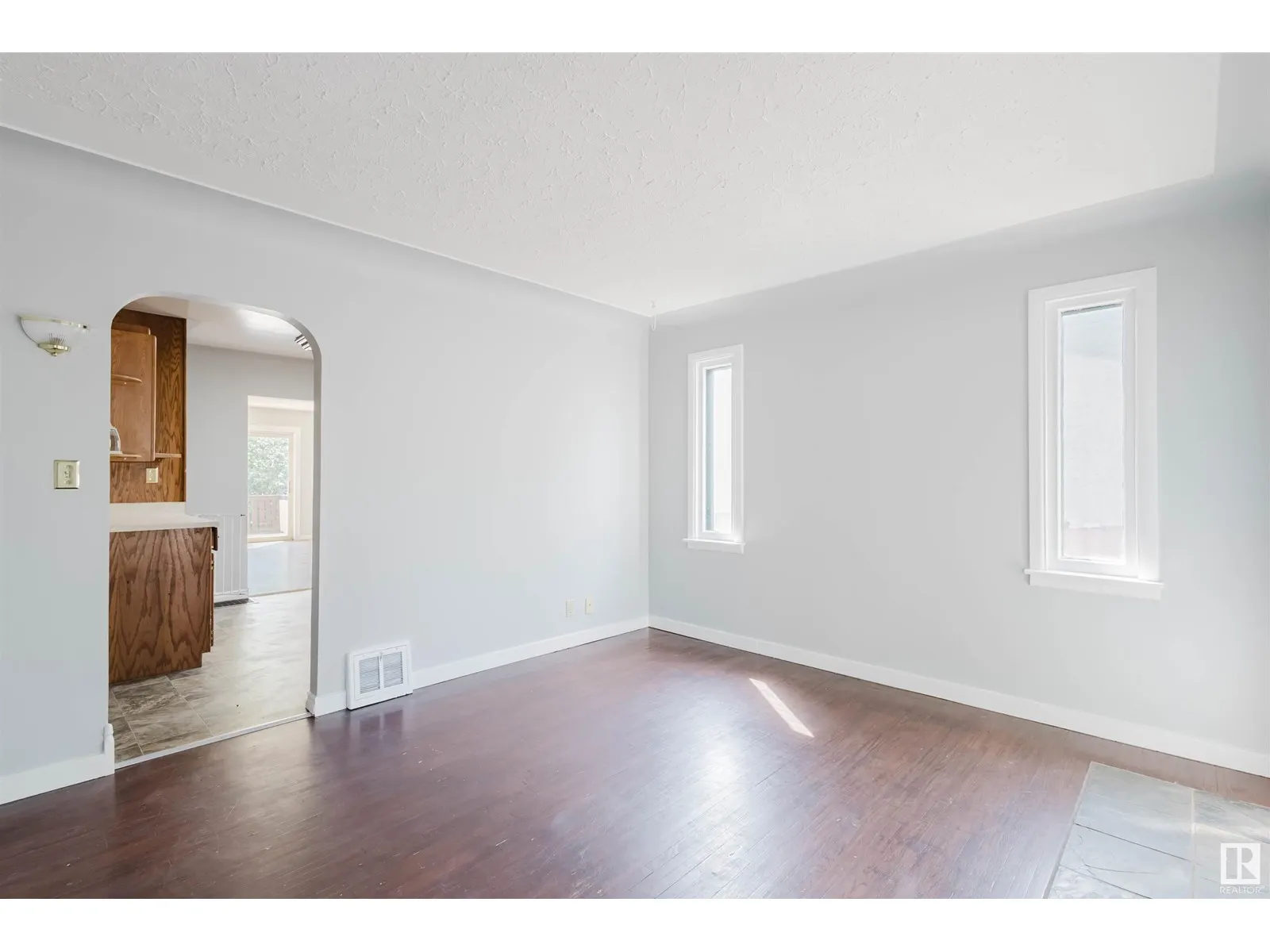 9731 162 ST NW