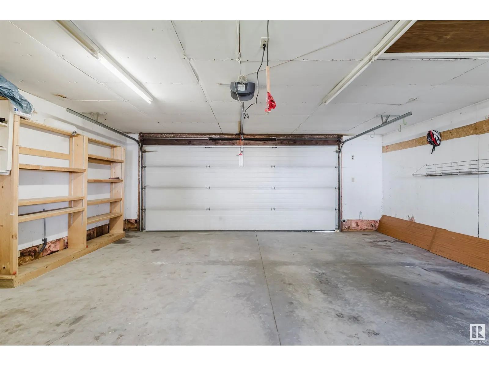 9731 162 ST NW