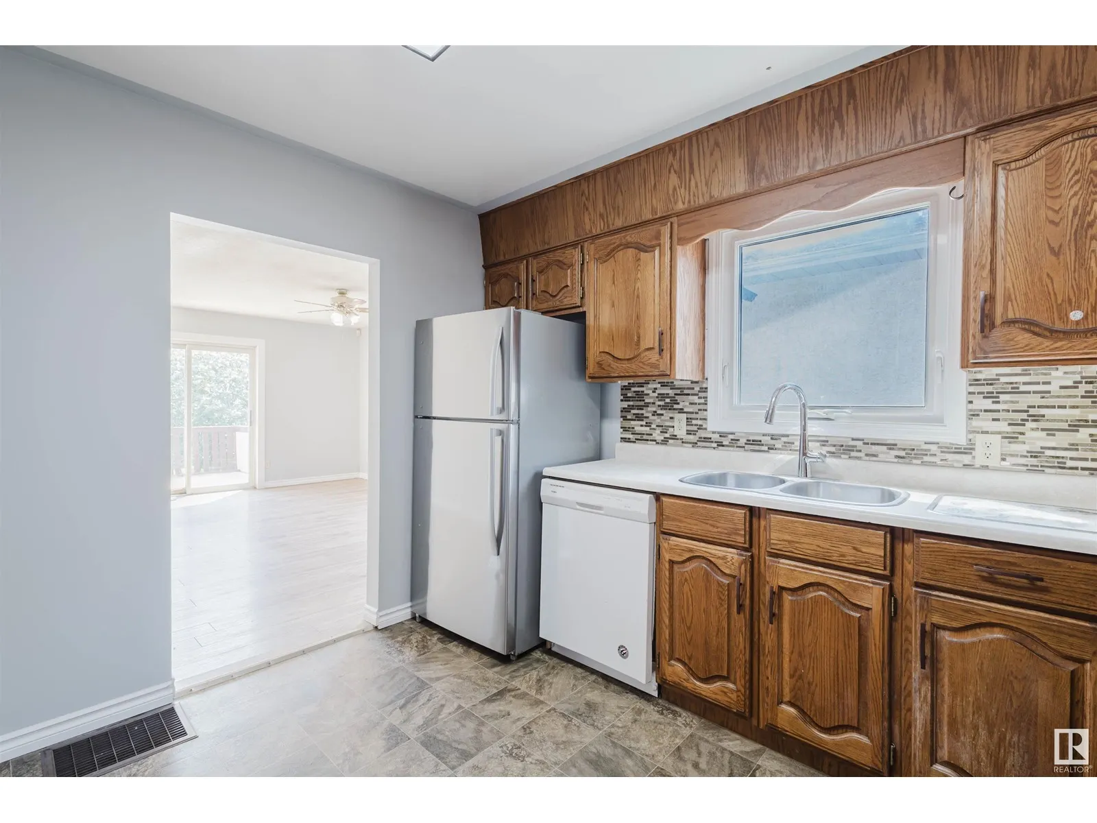 9731 162 ST NW