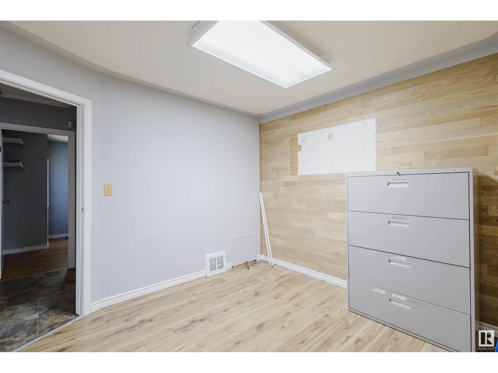 9731 162 ST NW