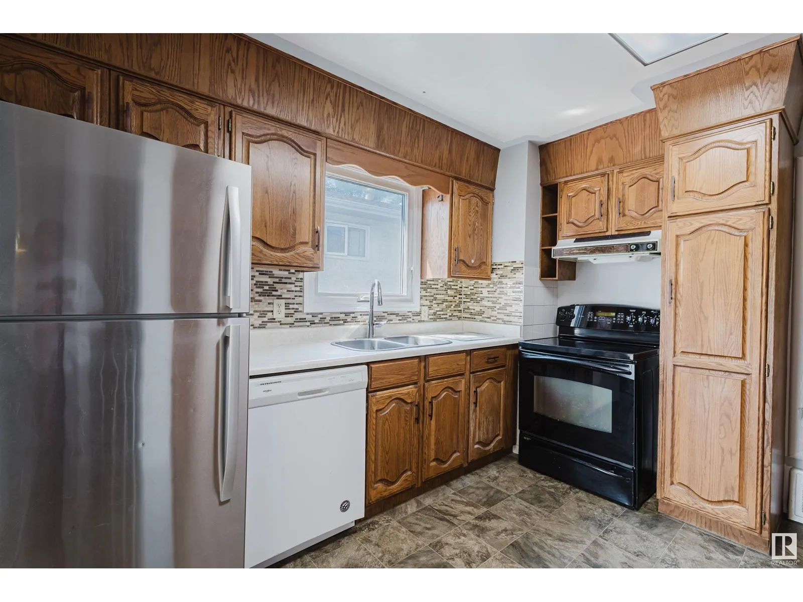 9731 162 ST NW