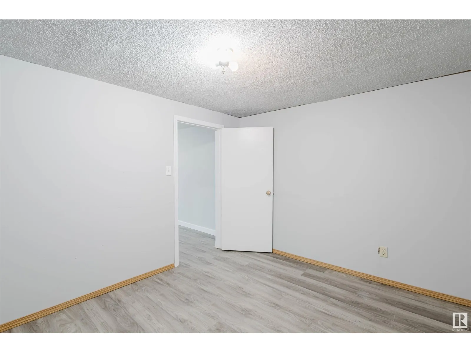 9731 162 ST NW