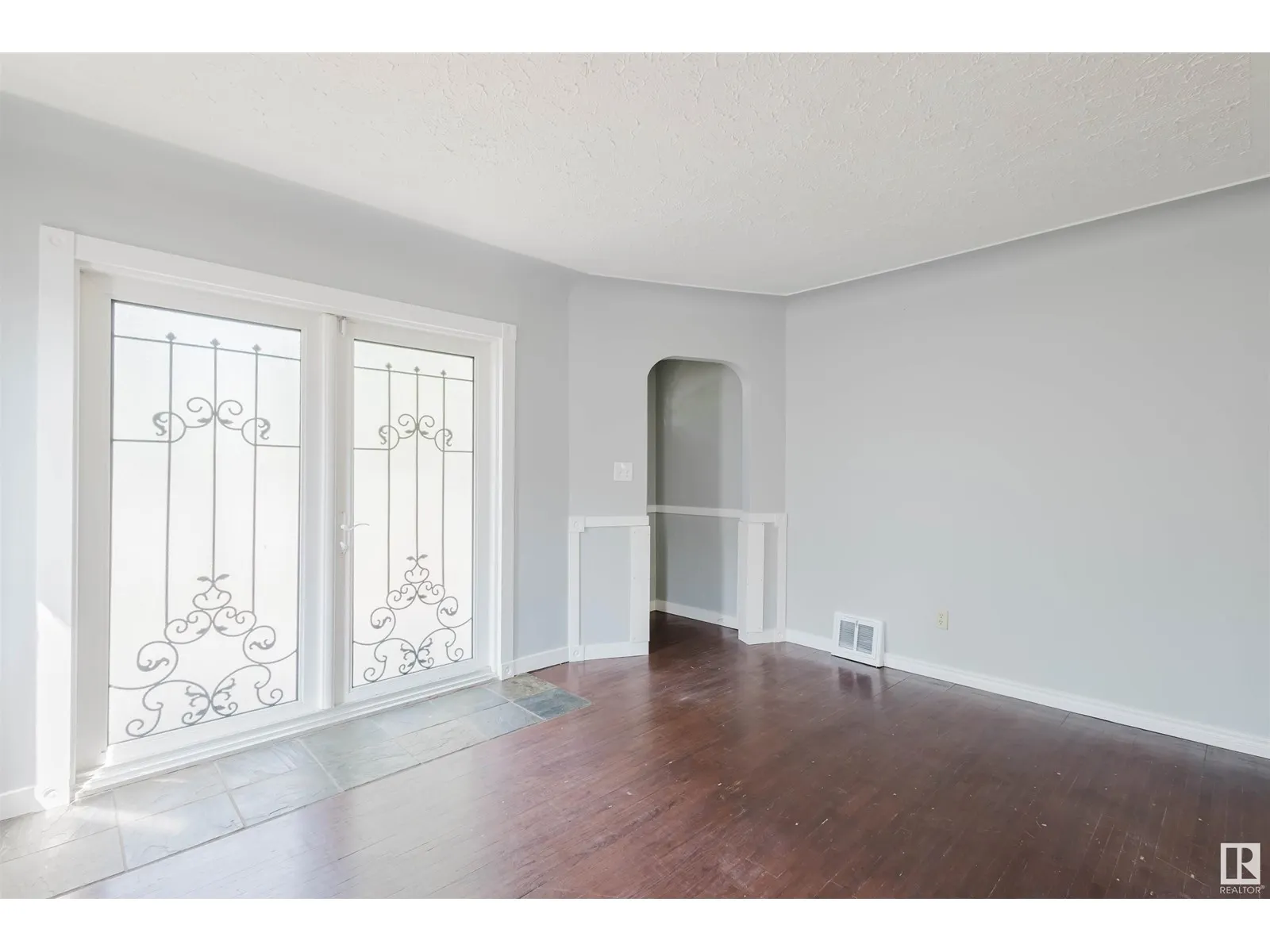 9731 162 ST NW