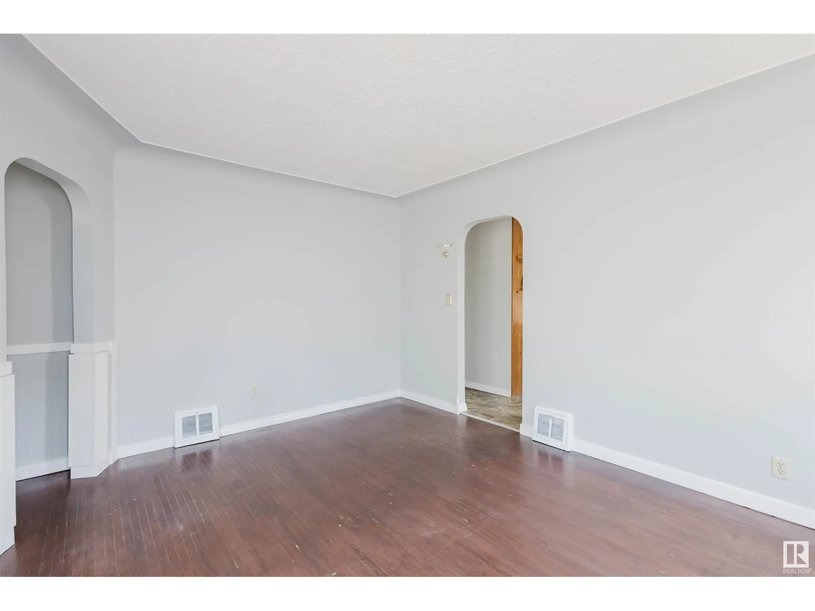 9731 162 ST NW