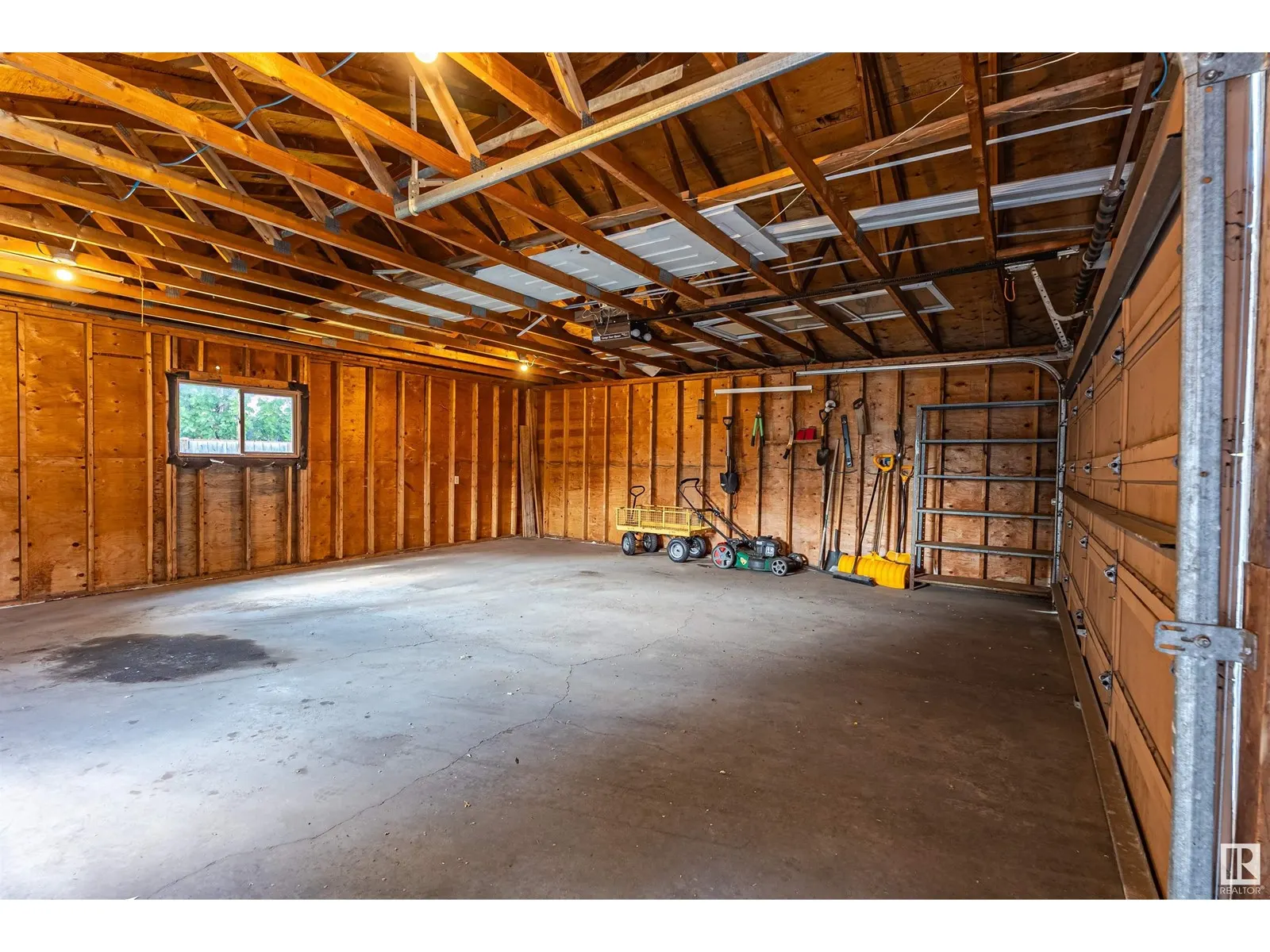 13034 32A ST NW