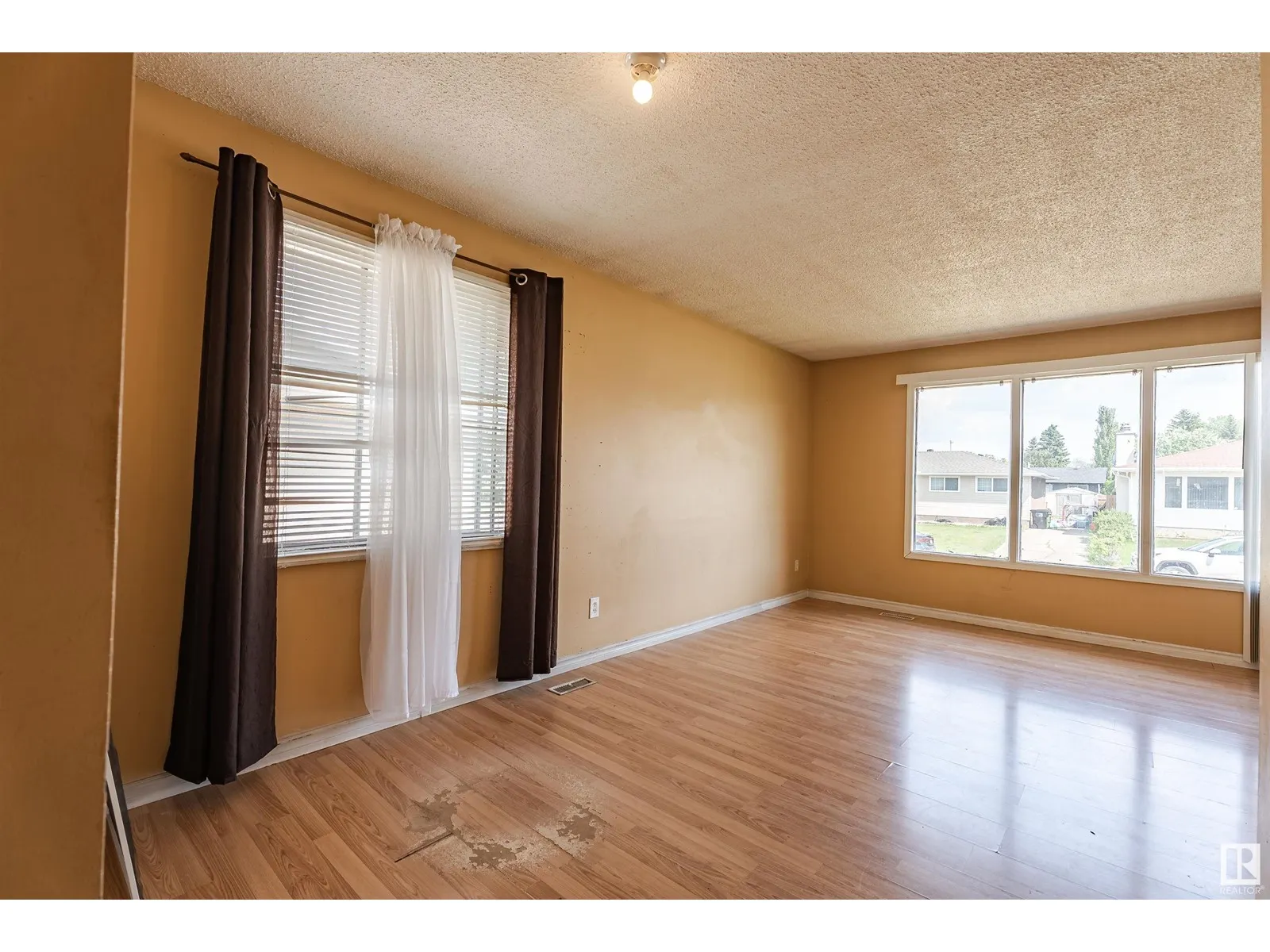 13034 32A ST NW