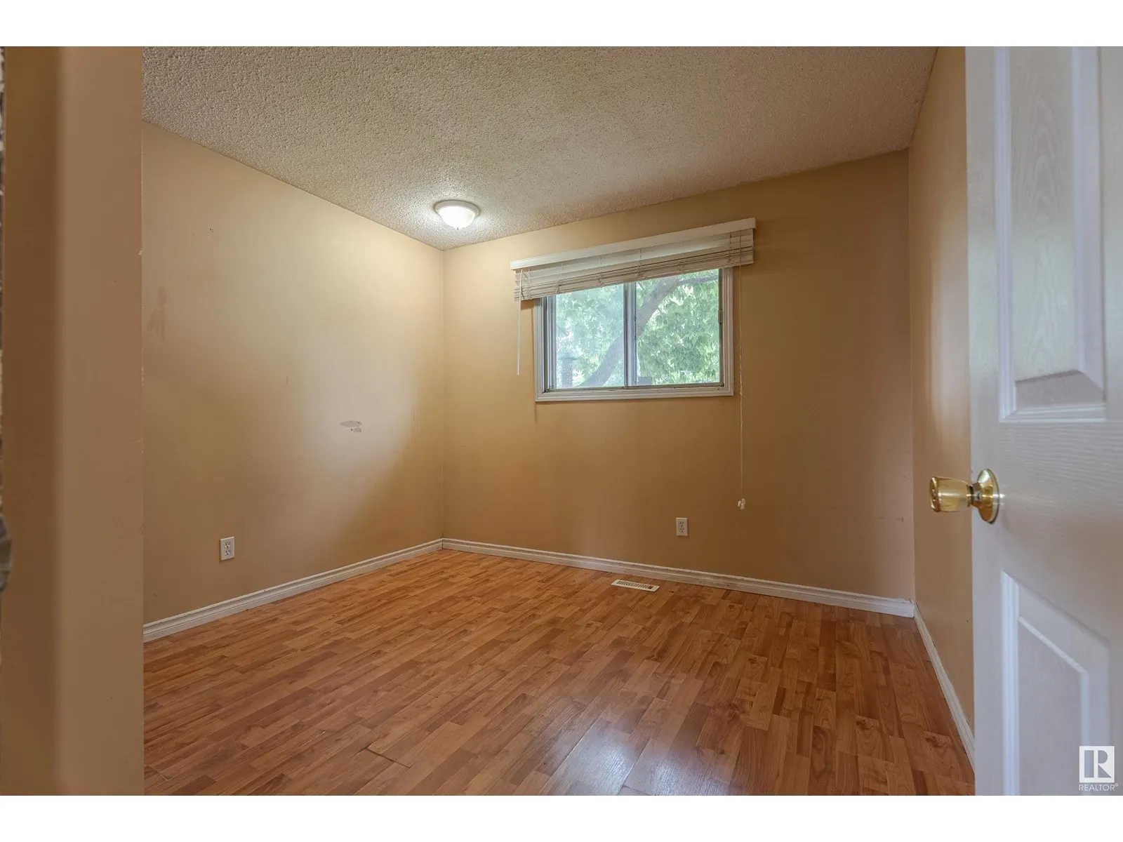 13034 32A ST NW