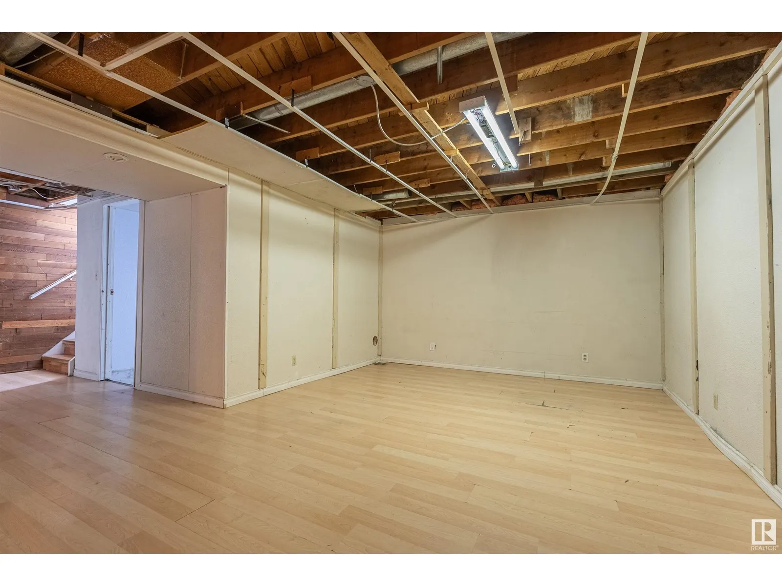 13034 32A ST NW