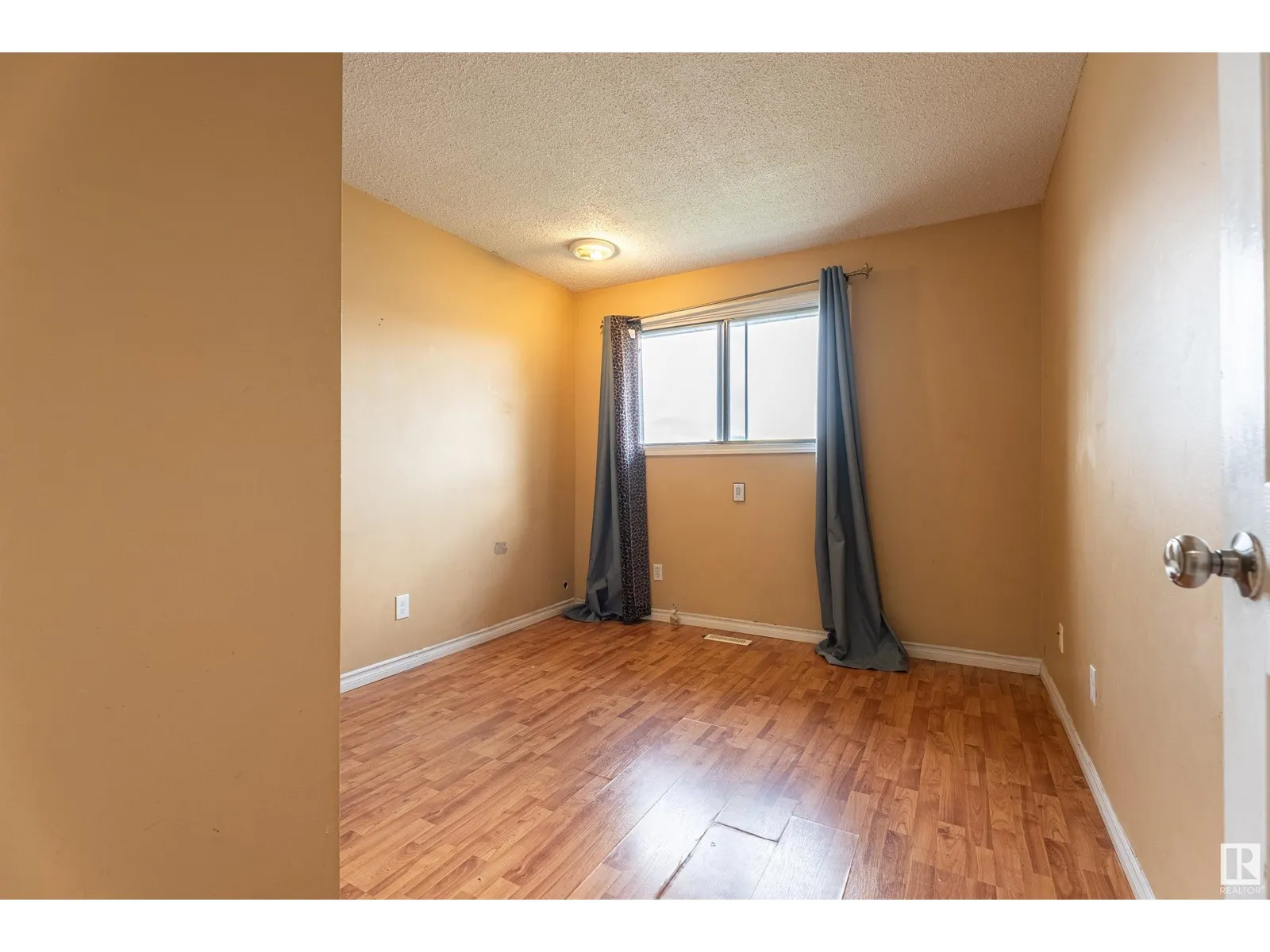 13034 32A ST NW