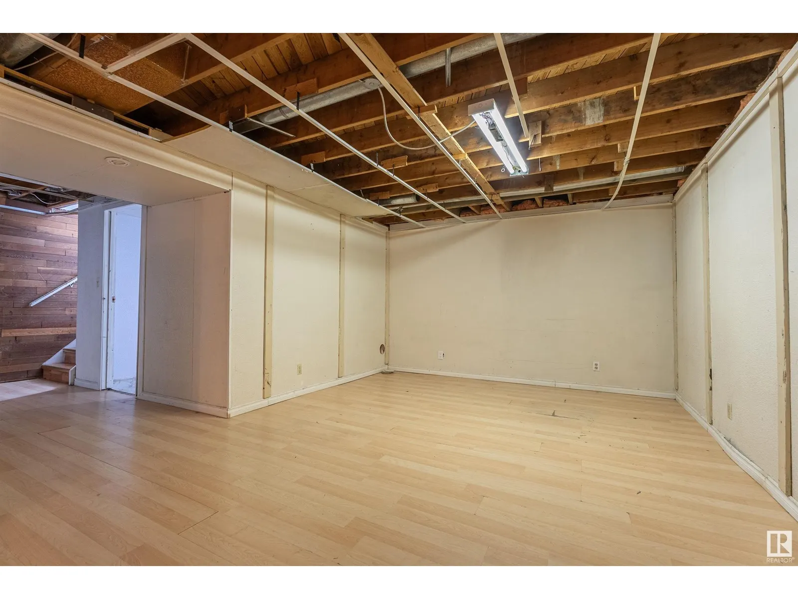13034 32A ST NW