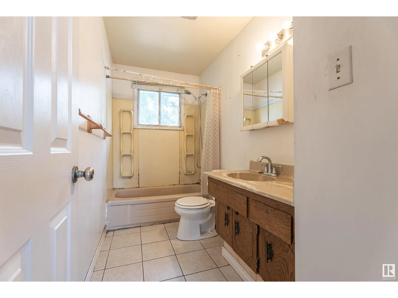 13034 32A ST NW