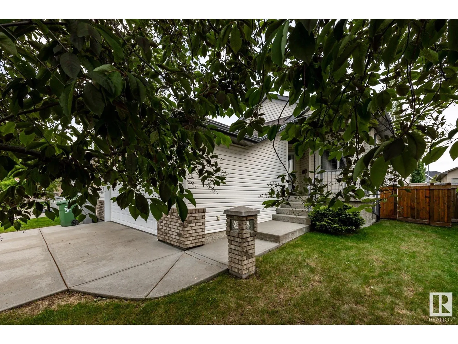 155 REICHERT DR