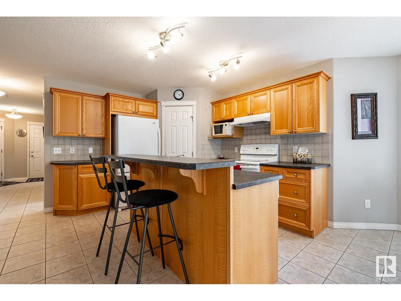 155 REICHERT DR