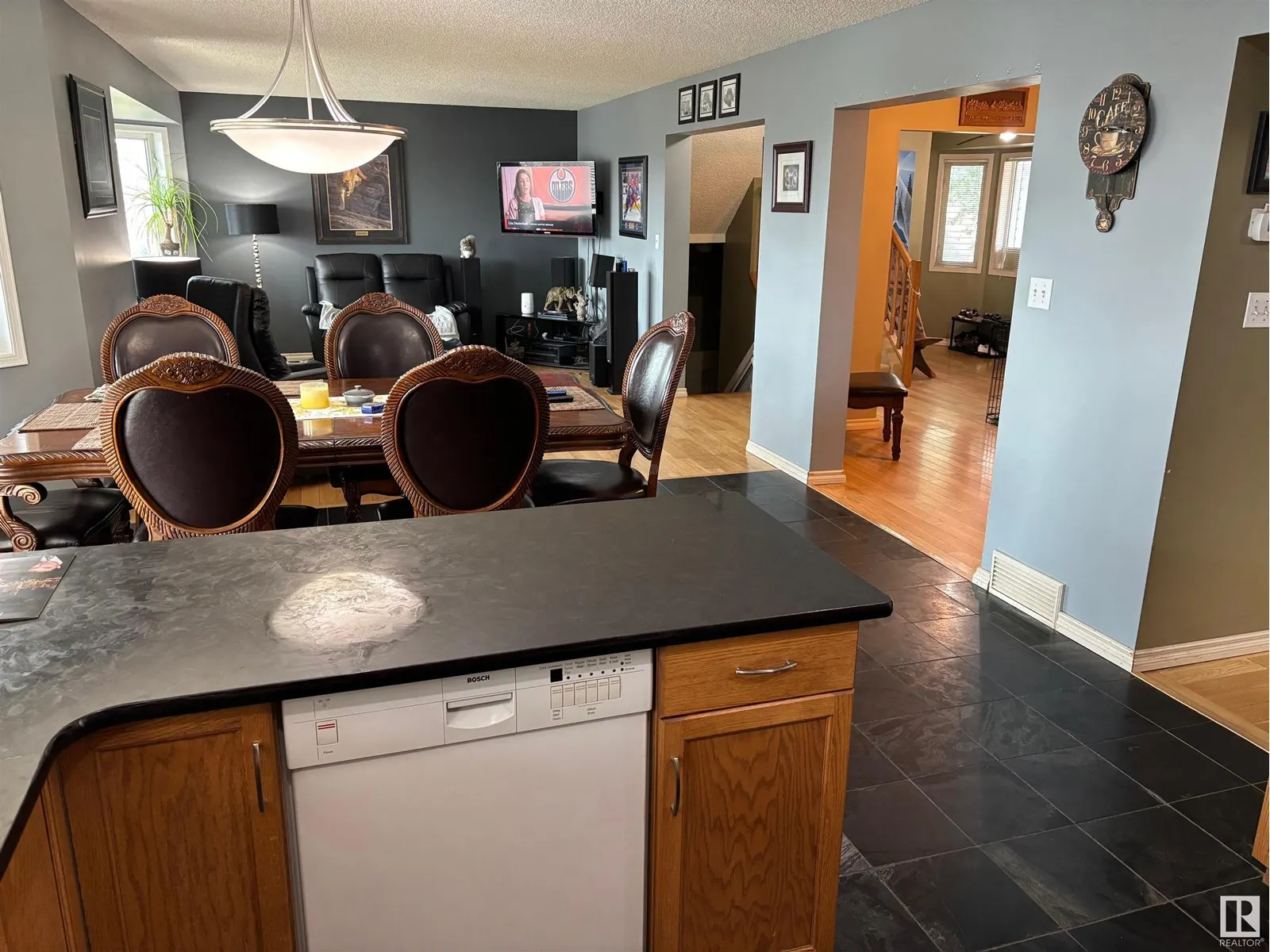 5809 158 AV NW