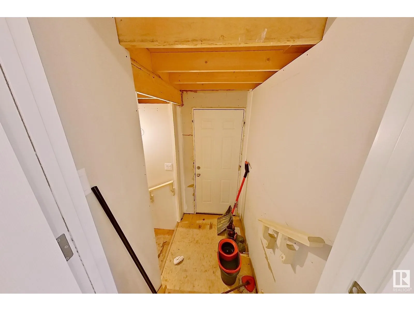 7137 46A ST