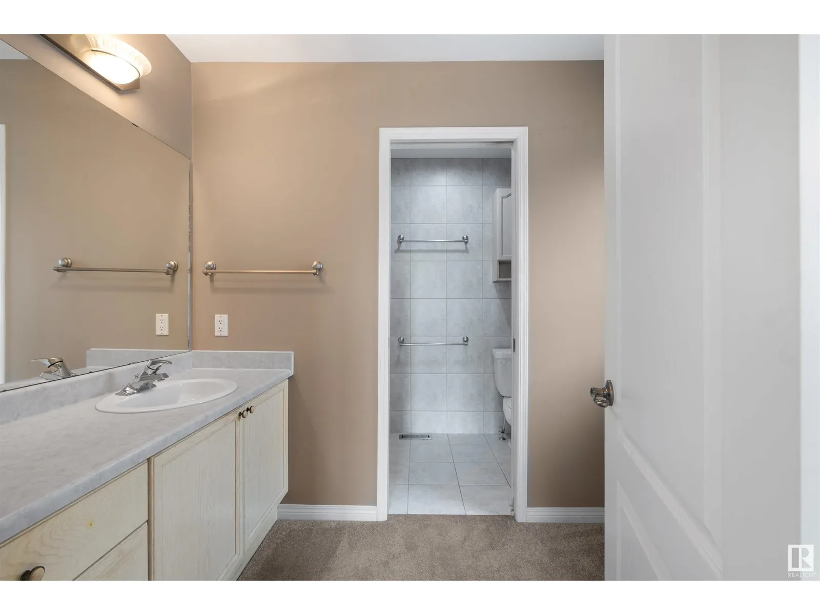 3811 130 AV NW