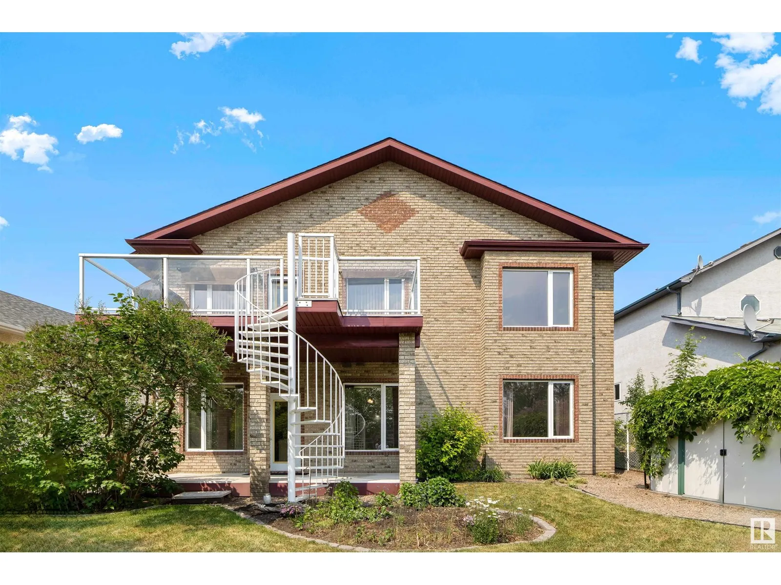 3811 130 AV NW
