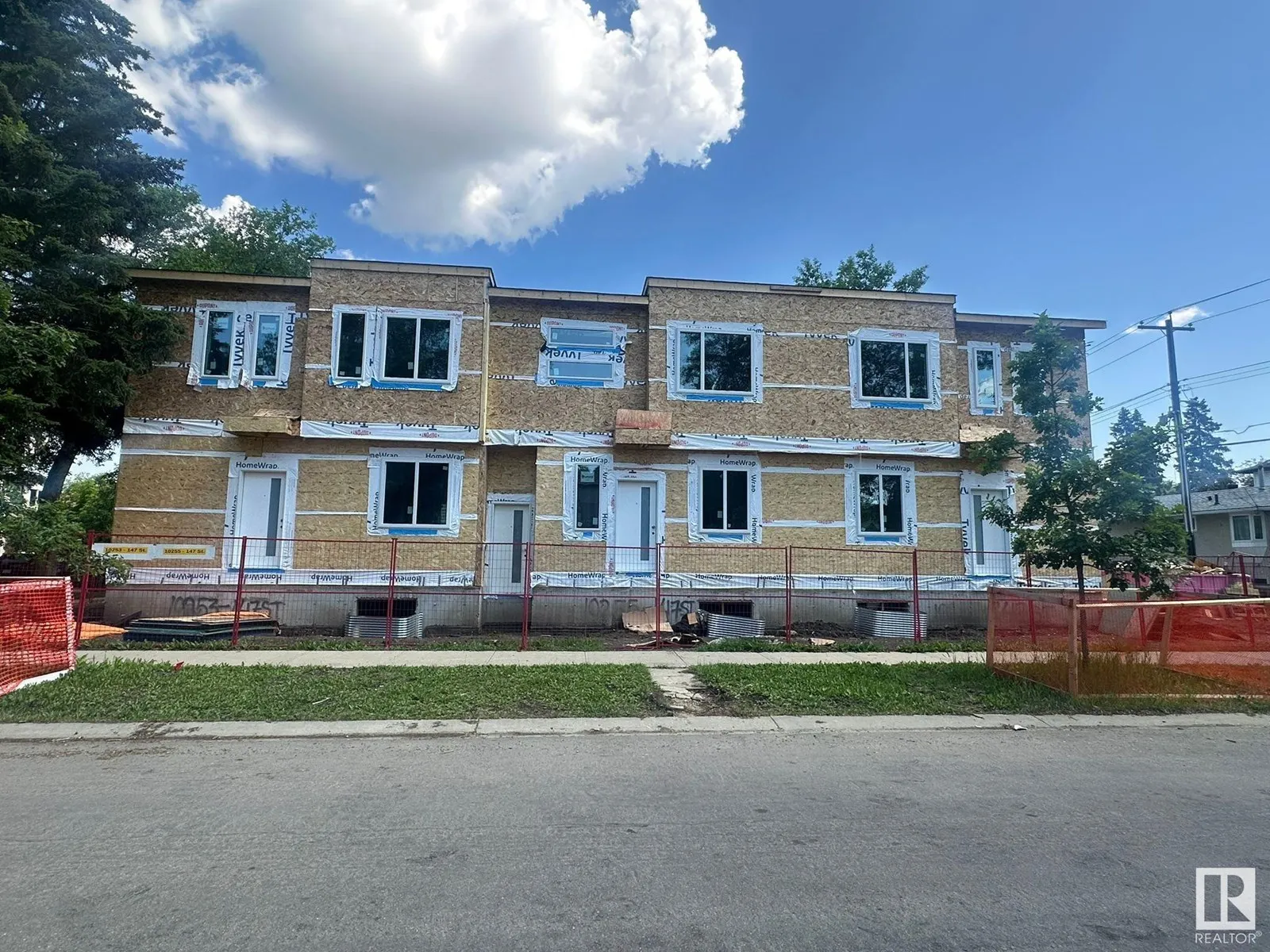 10253 / 55 / 57 147 ST NW