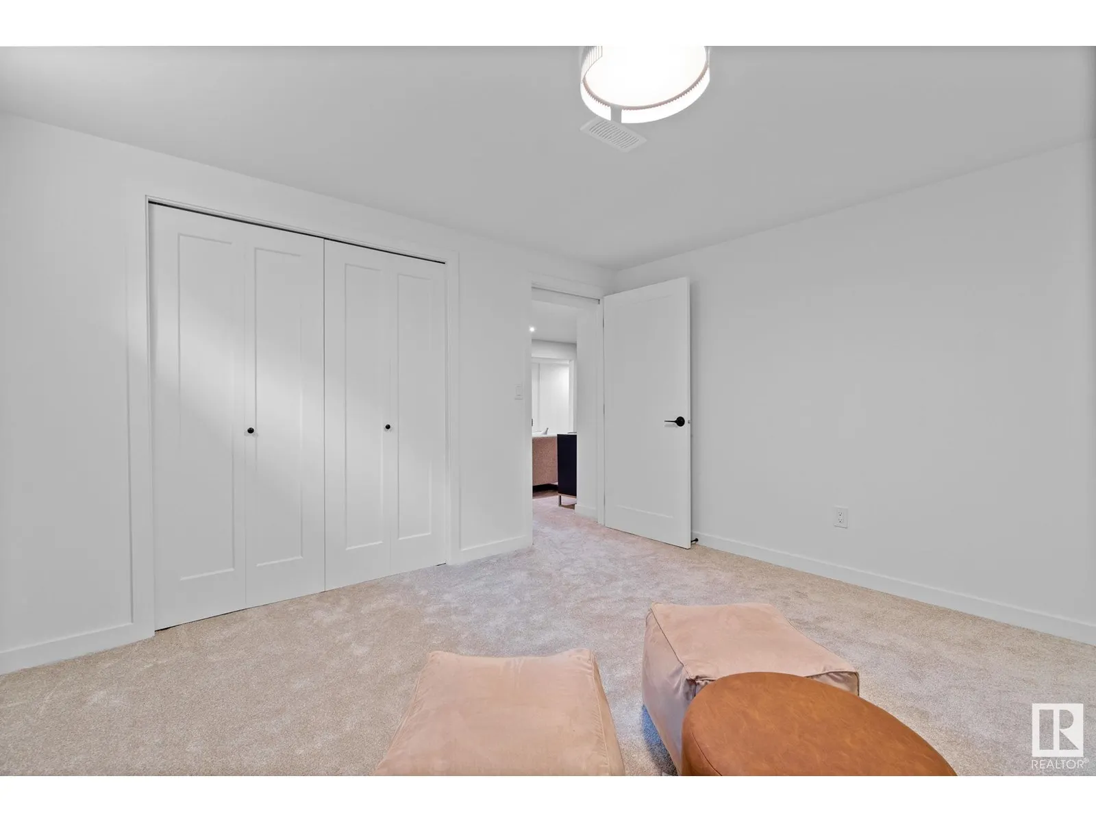 9444 74 ST NW
