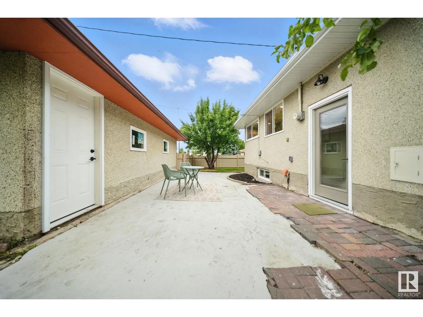 9444 74 ST NW