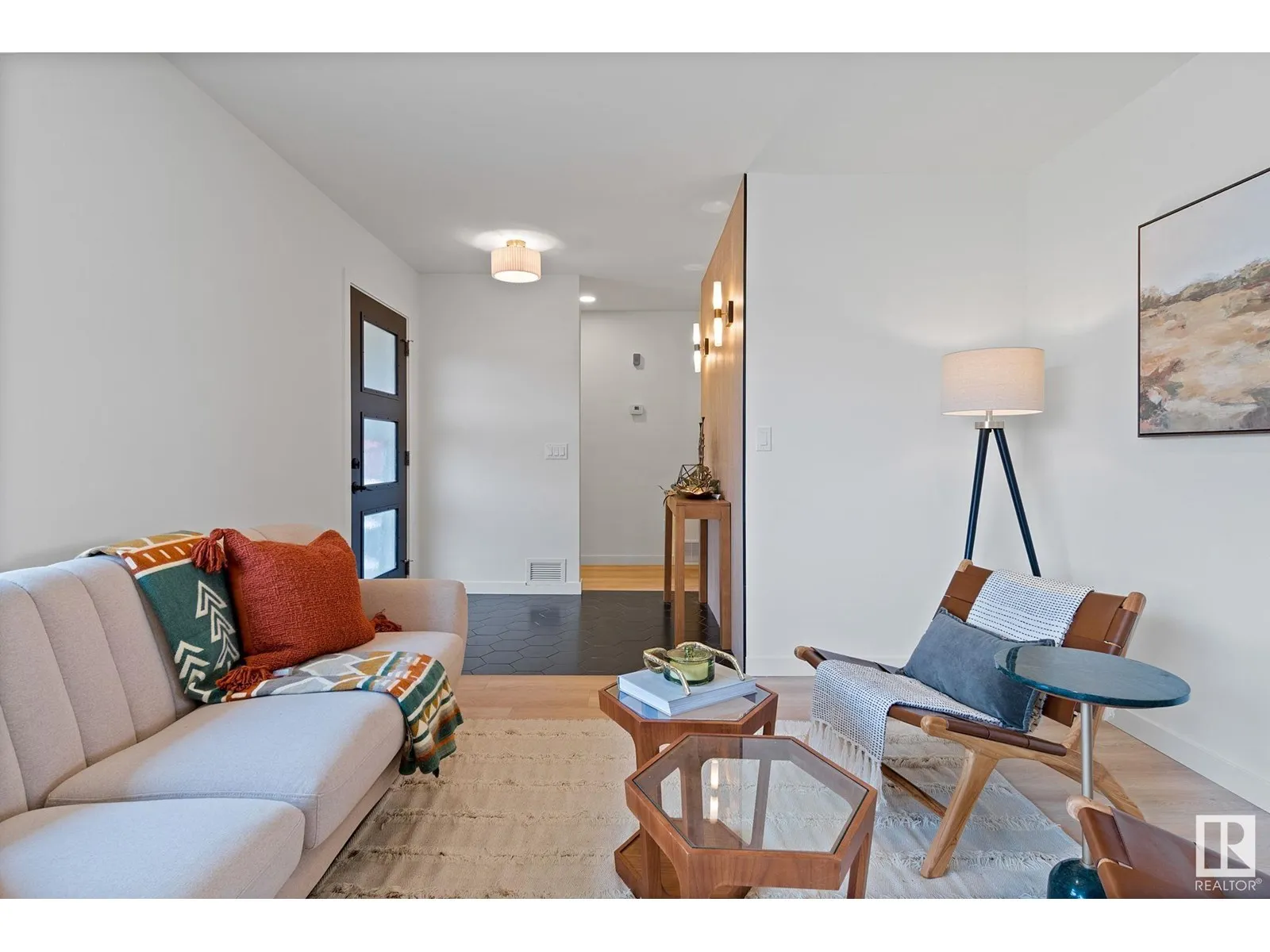9444 74 ST NW