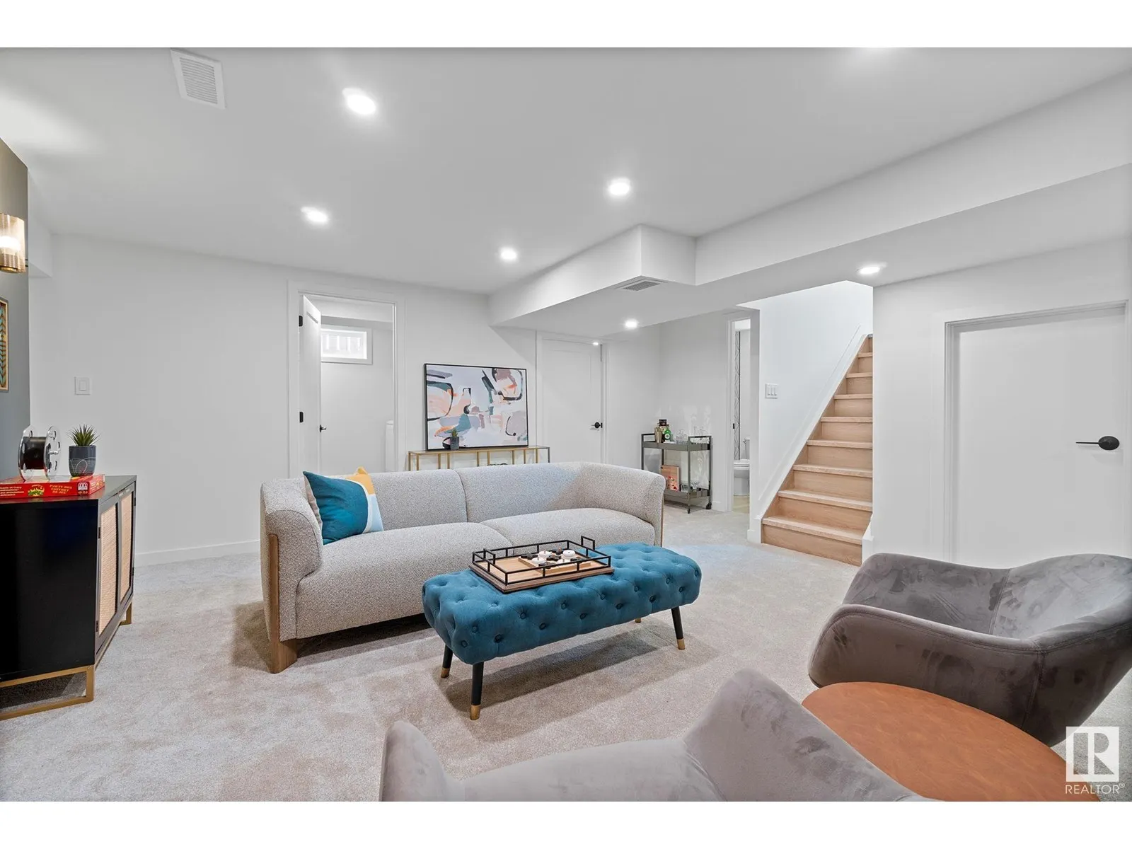 9444 74 ST NW